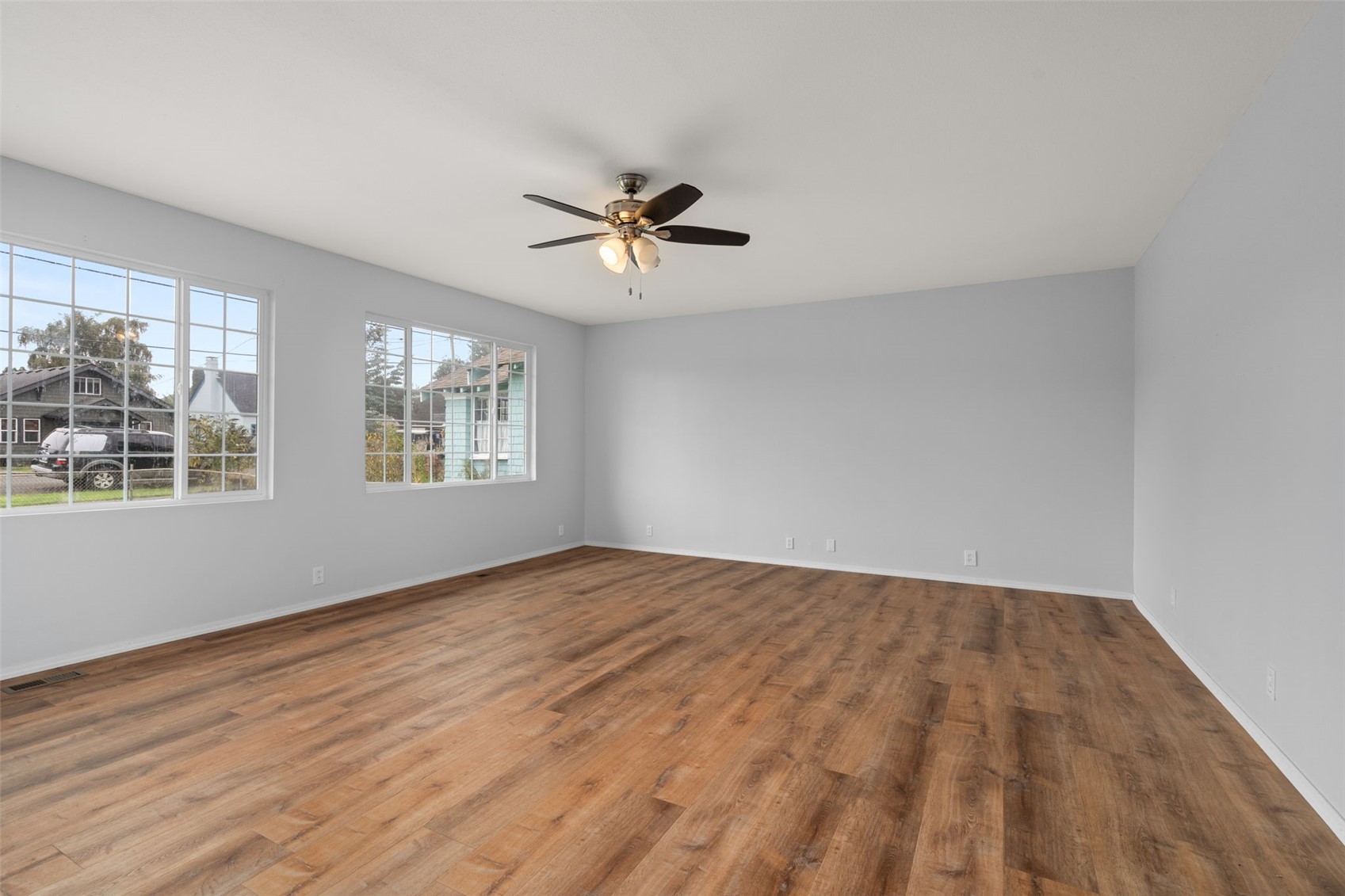 327 Eklund Avenue Property Photo 3