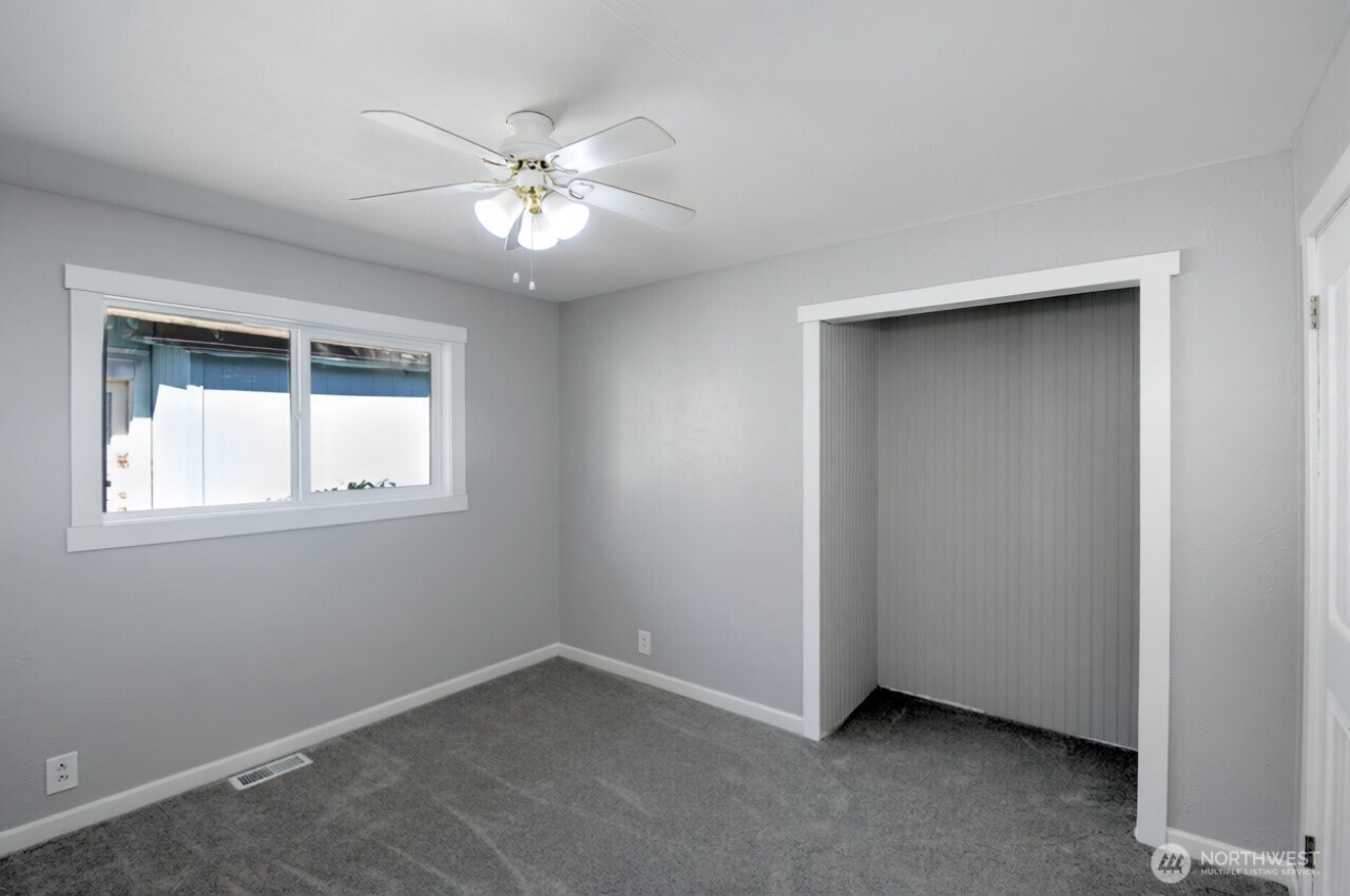 327 Eklund Avenue Property Photo 8