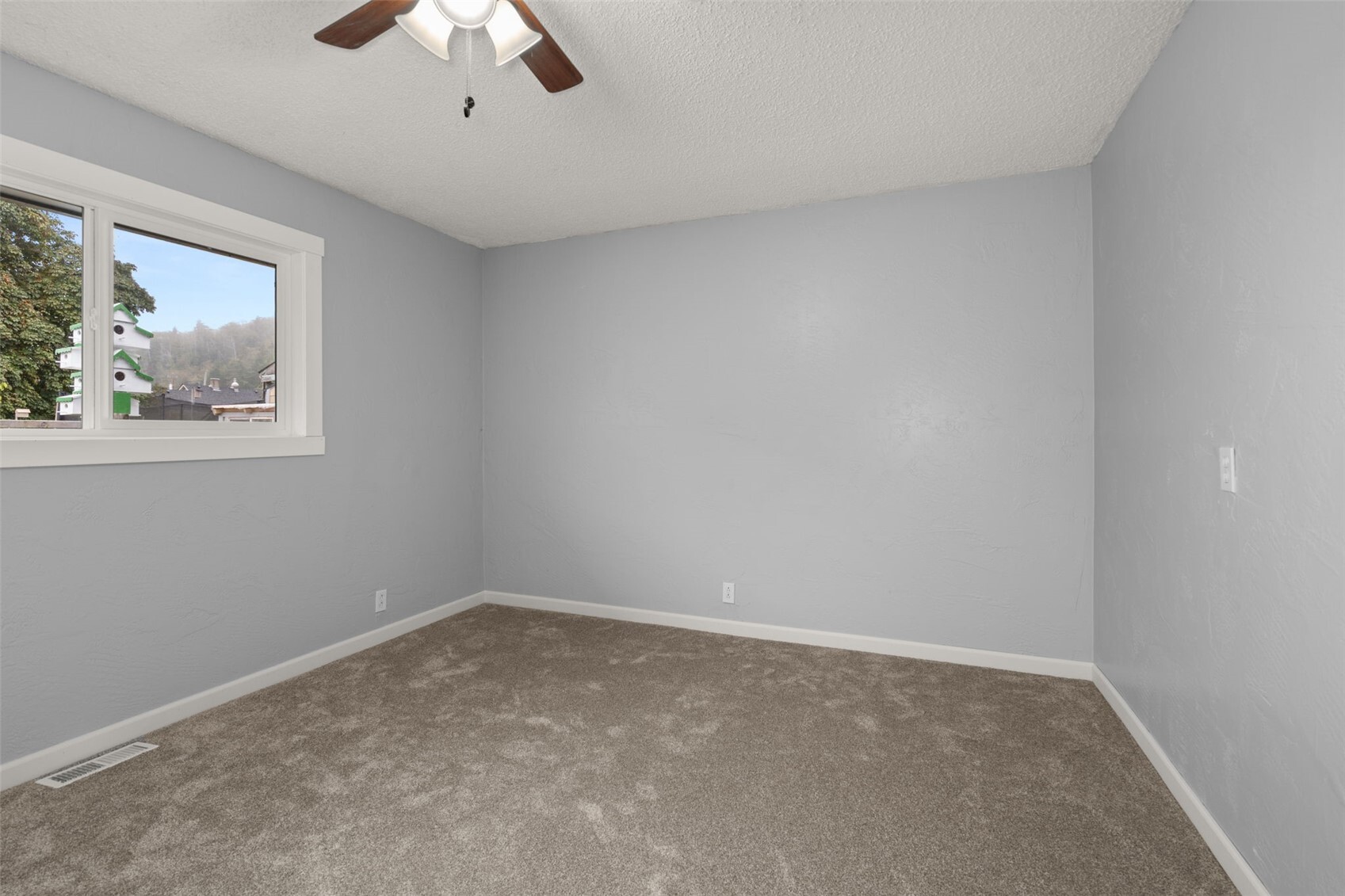 327 Eklund Avenue Property Photo 13