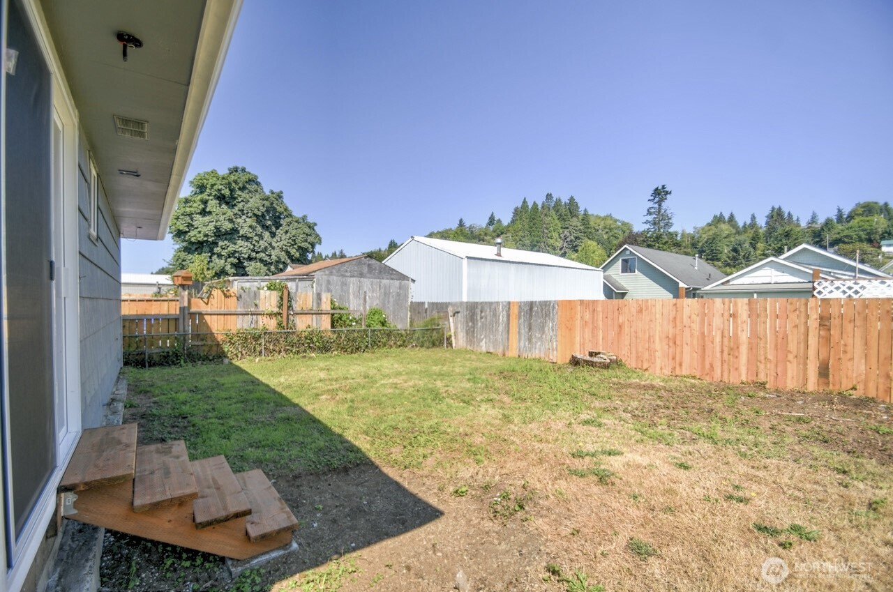 327 Eklund Avenue Property Photo 17
