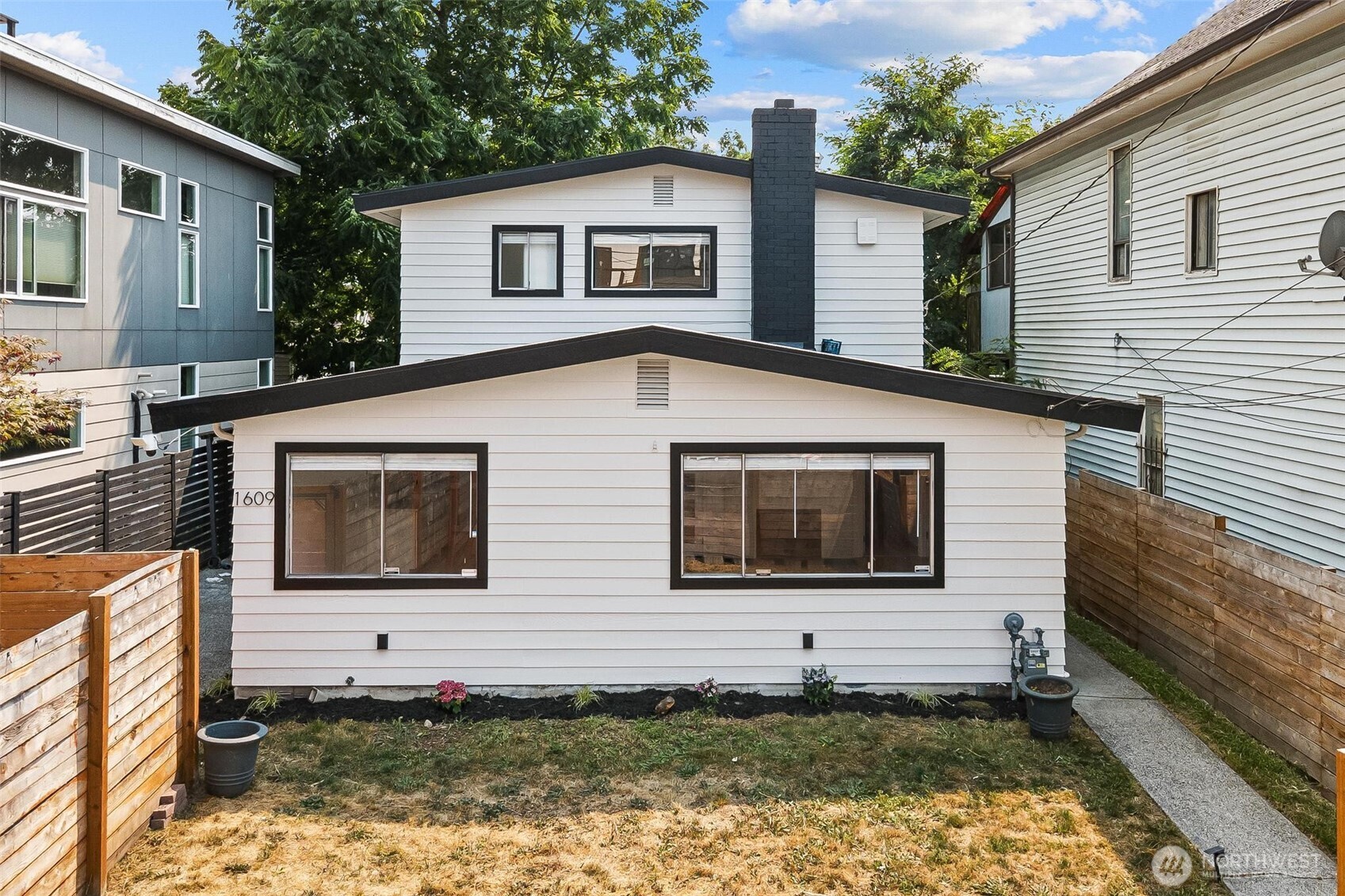 1609 E Alder Street Property Photo 1