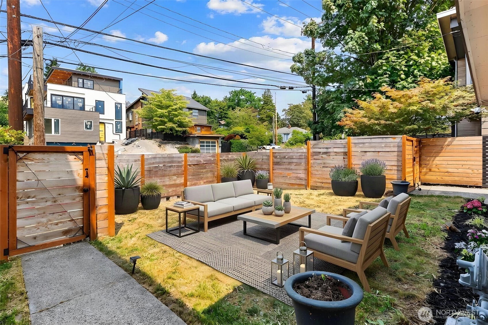 1609 E Alder Street Property Photo 4