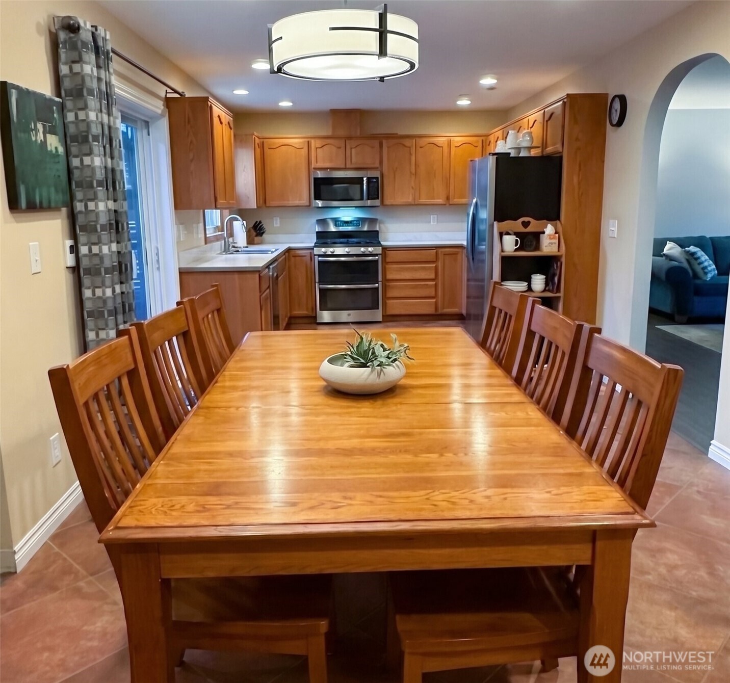 302 Harrison Street Property Photo 6