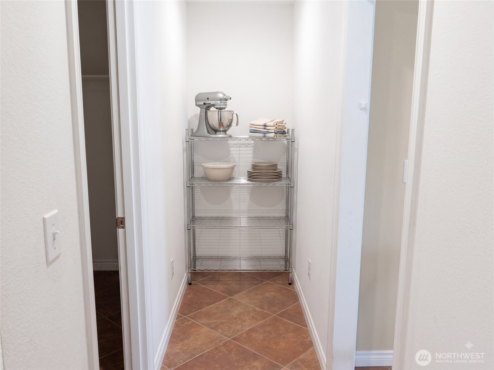 302 Harrison Street Property Photo 8