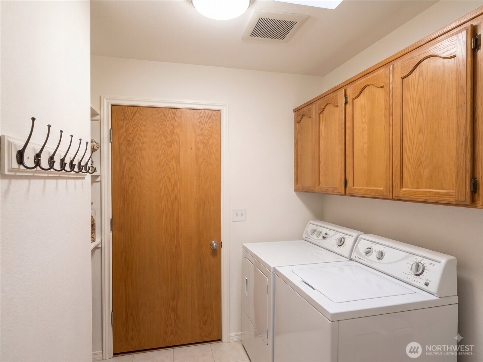 302 Harrison Street Property Photo 9
