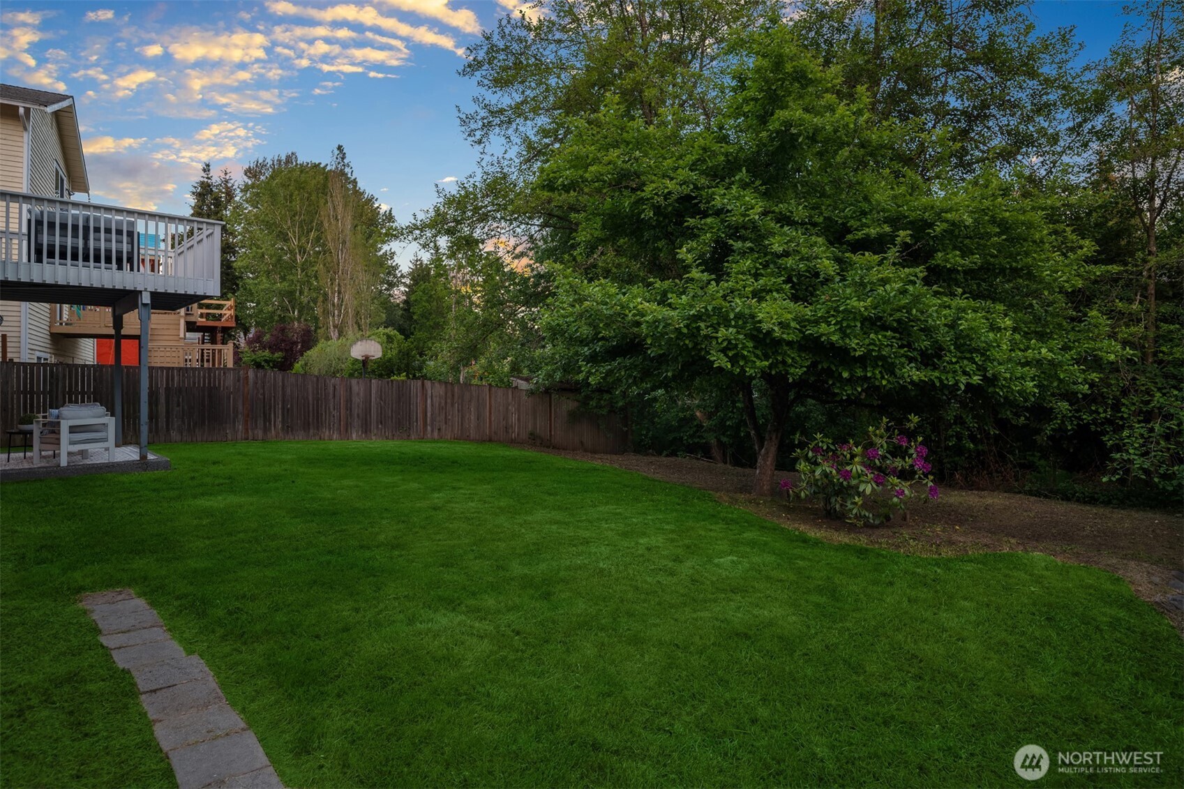 14328 85th Place Property Photo 33