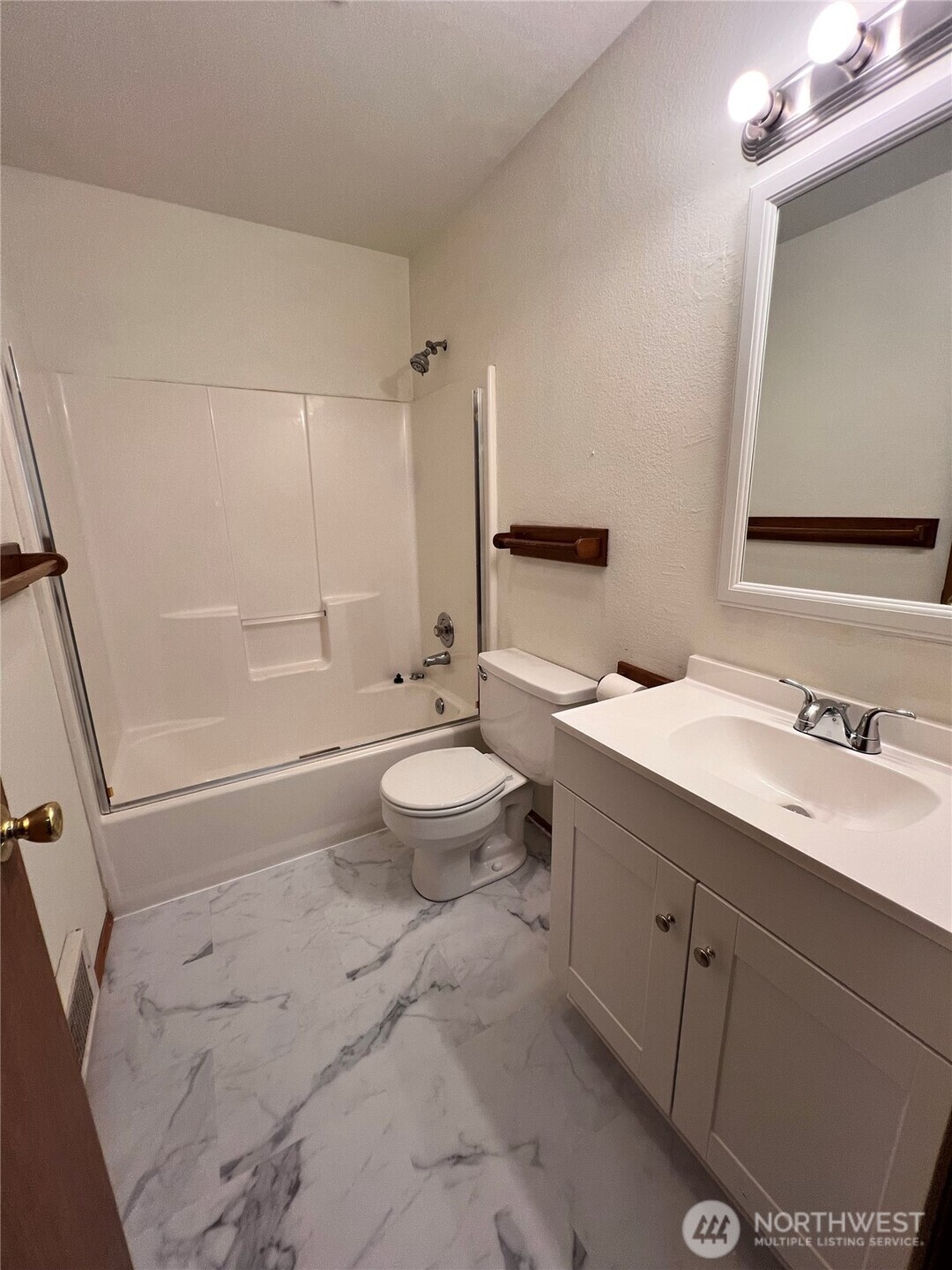 930 S 22nd Court Property Photo 6