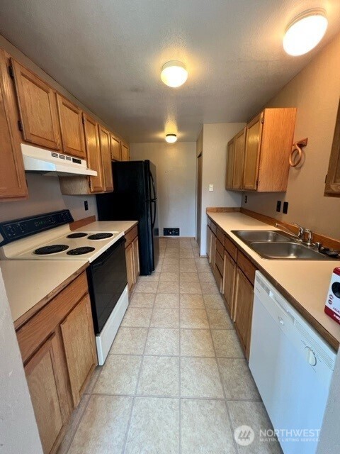 930 S 22nd Court Property Photo 14