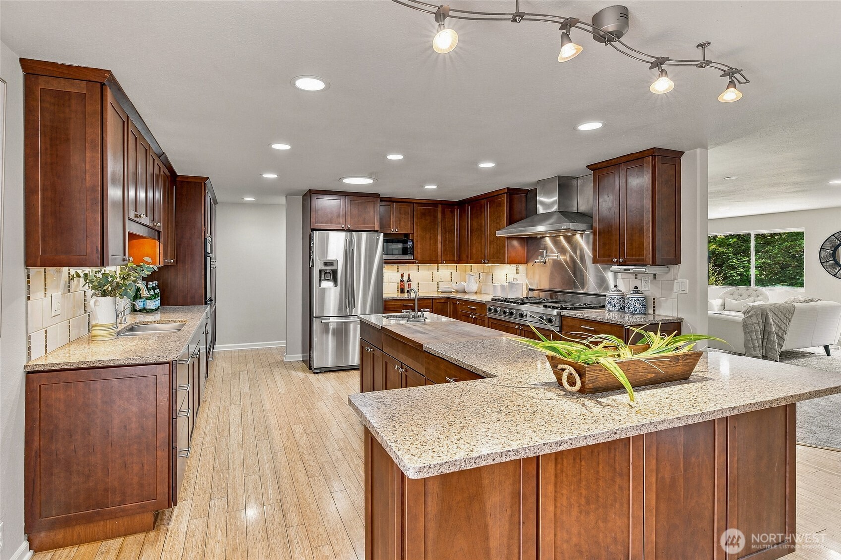 8602 Shadow Wood Drive Property Photo 8