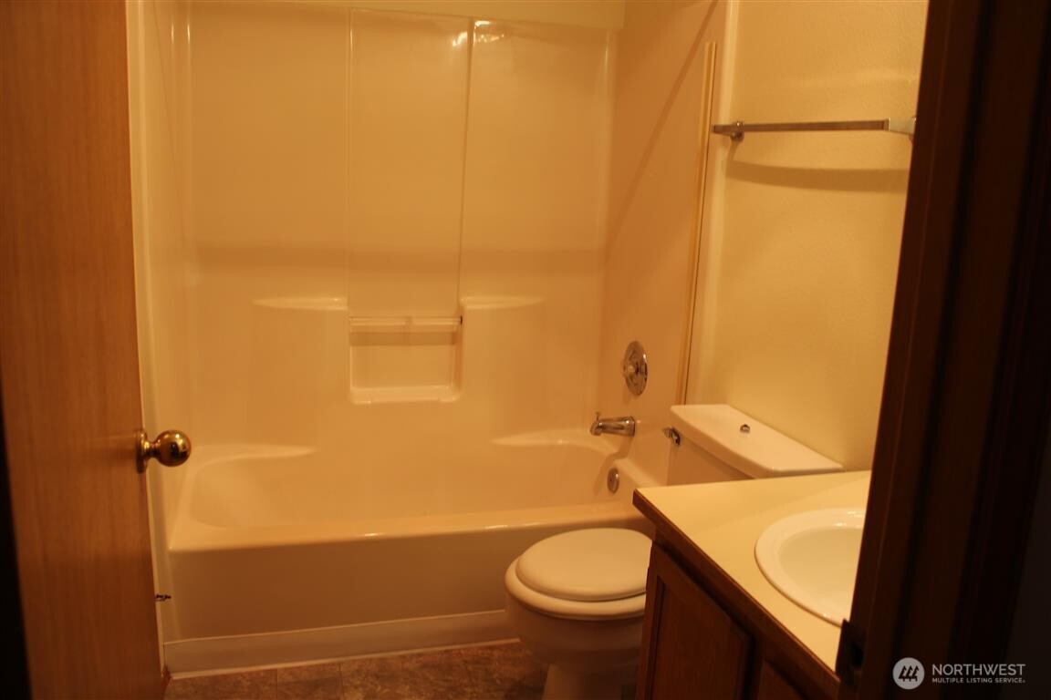 903 S 22nd Court Property Photo 7