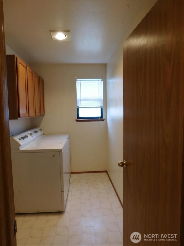 903 S 22nd Court Property Photo 13