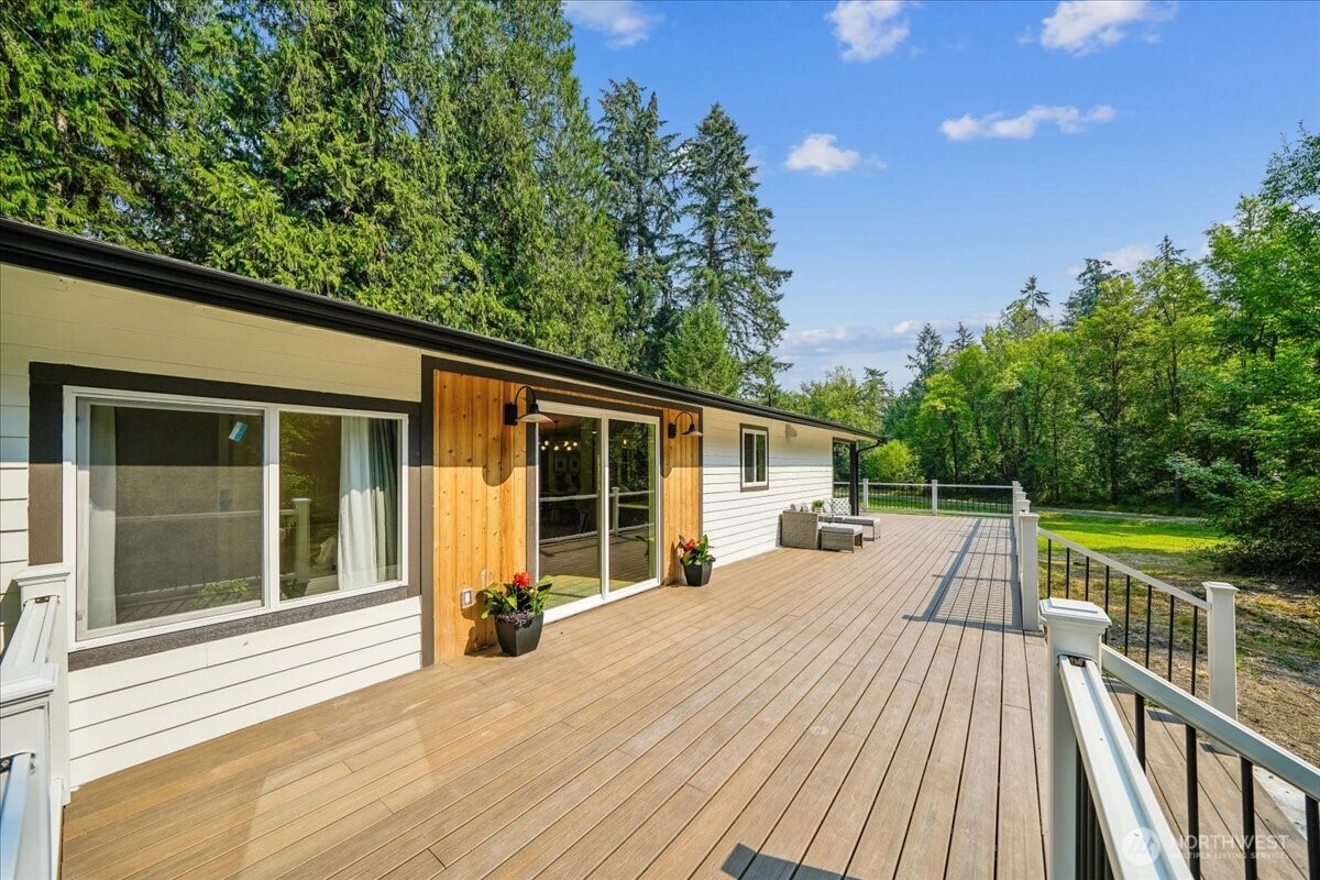 10717 Edgewood Drive Property Photo 4