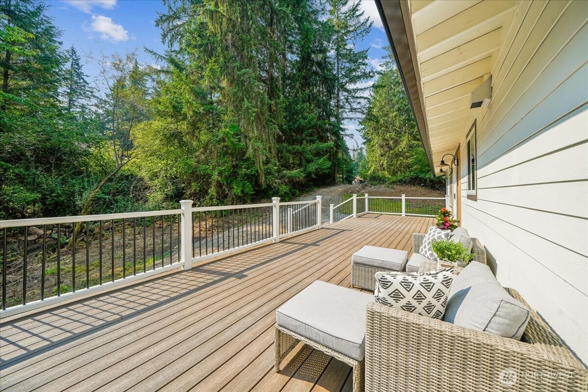 10717 Edgewood Drive Property Photo 8