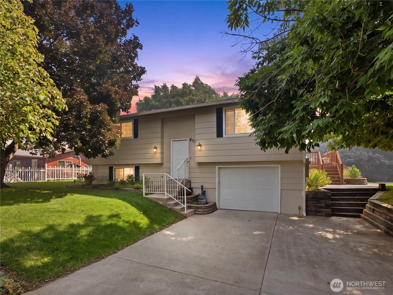 217 Ridgemont Drive Property Photo 1