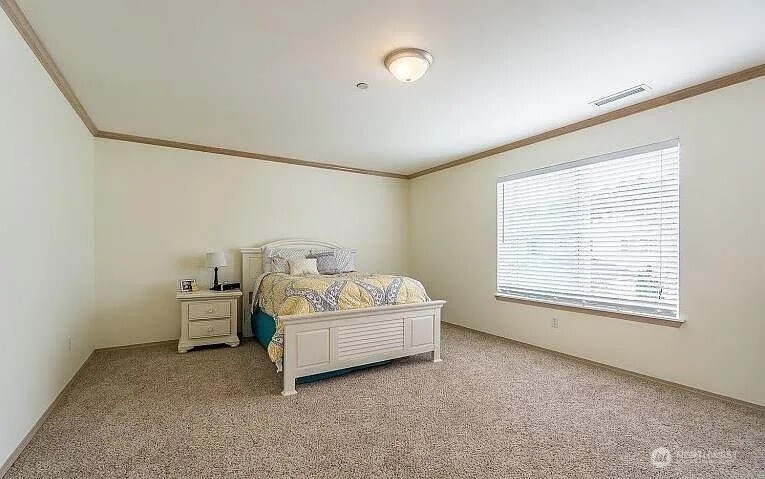 2831 Martin St Property Photo 6