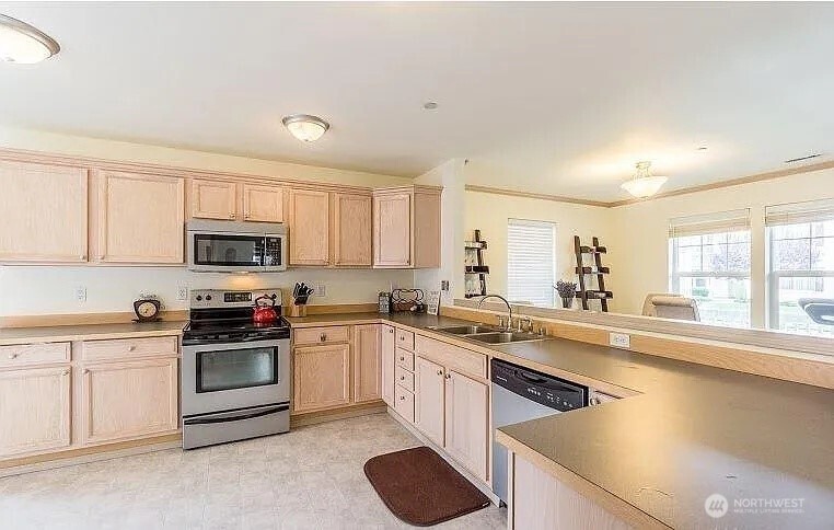 2831 Martin St Property Photo 8