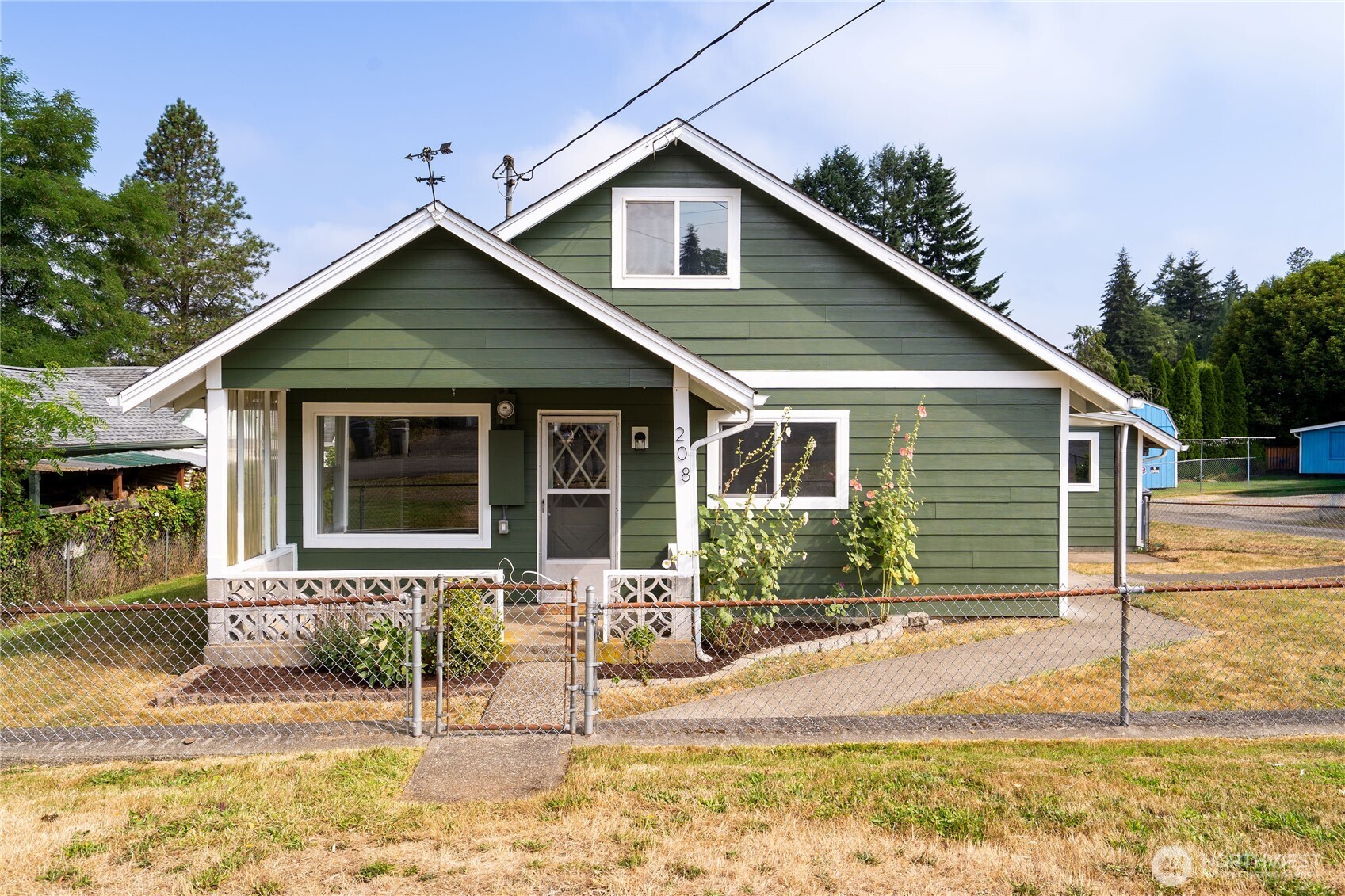 208 E Pine Street Property Photo 1