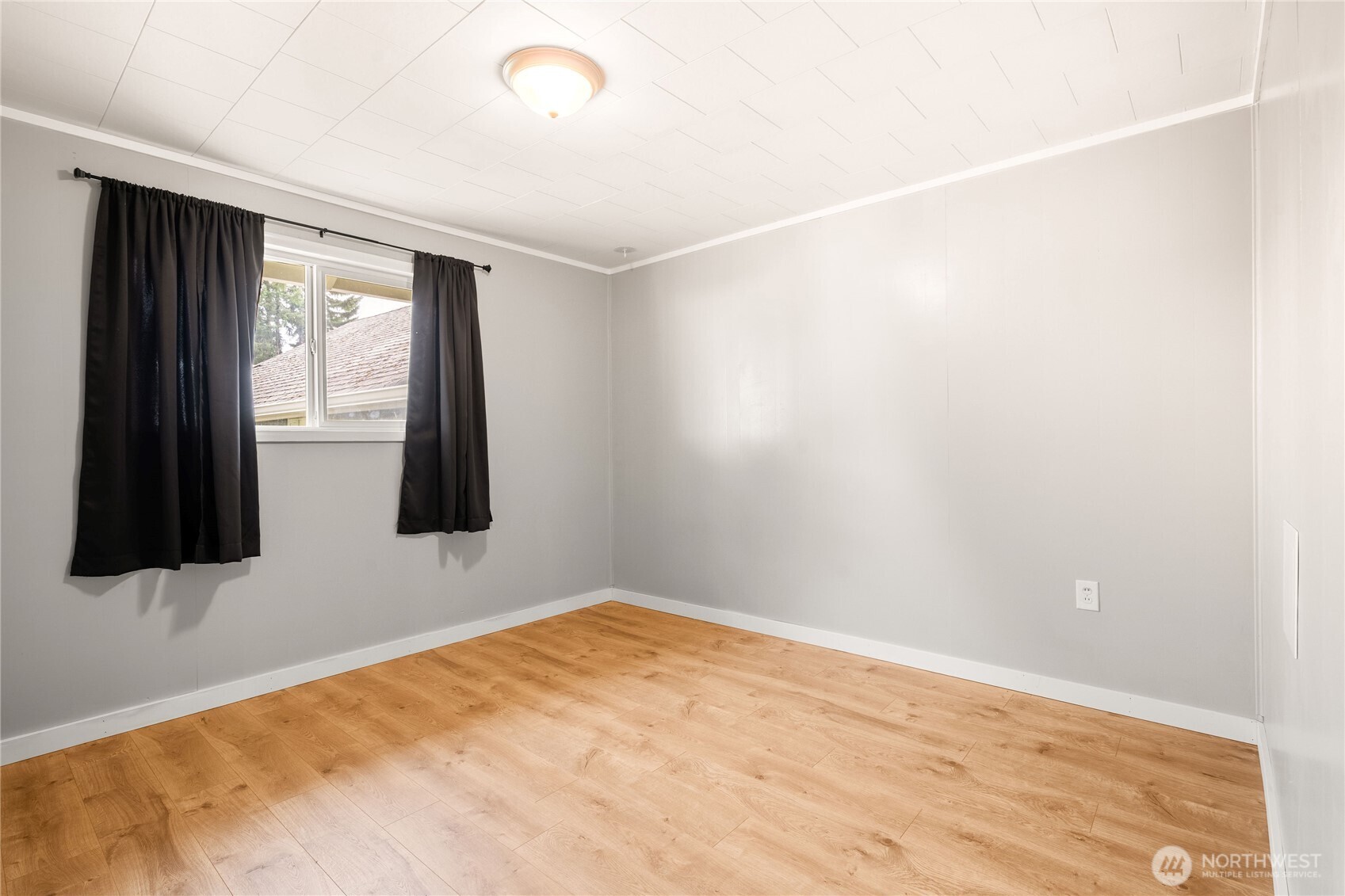 208 E Pine Street Property Photo 15