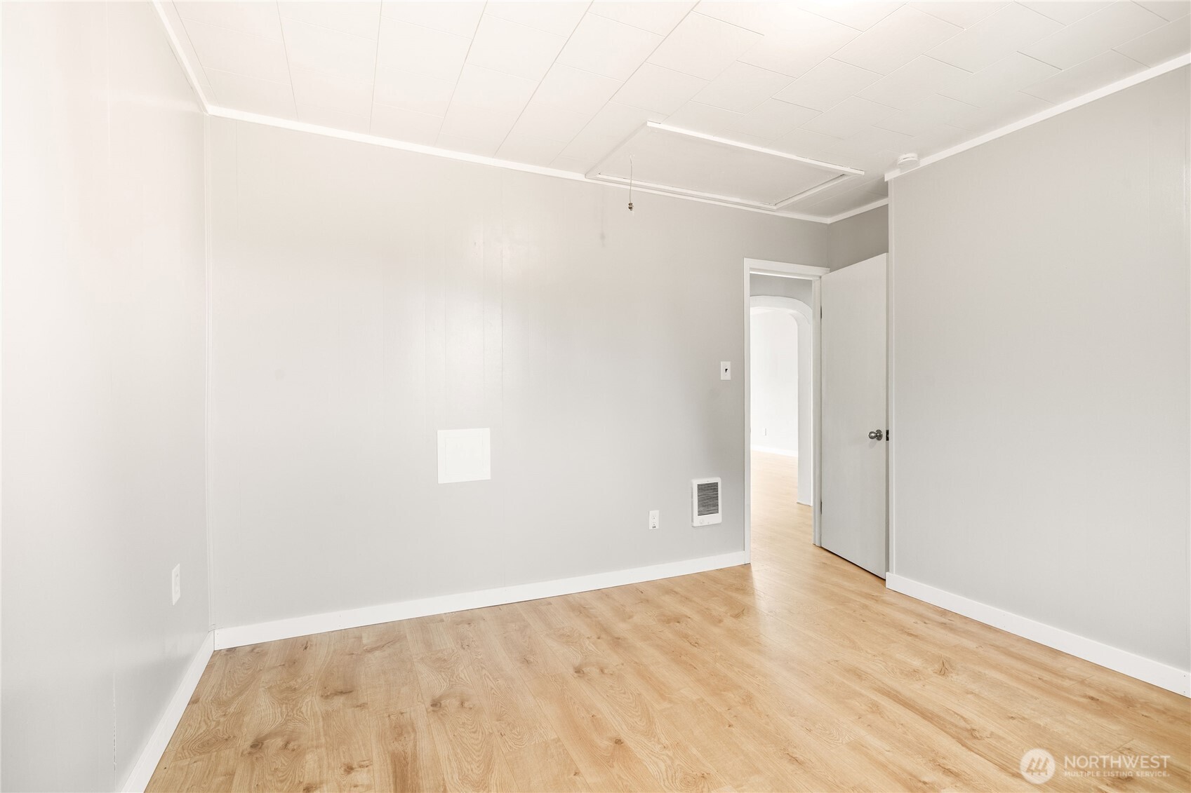 208 E Pine Street Property Photo 16