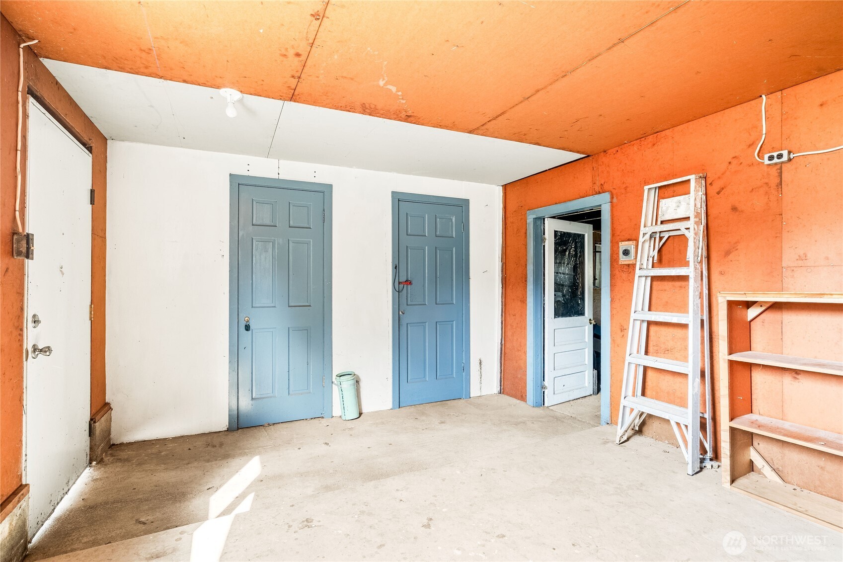 208 E Pine Street Property Photo 25