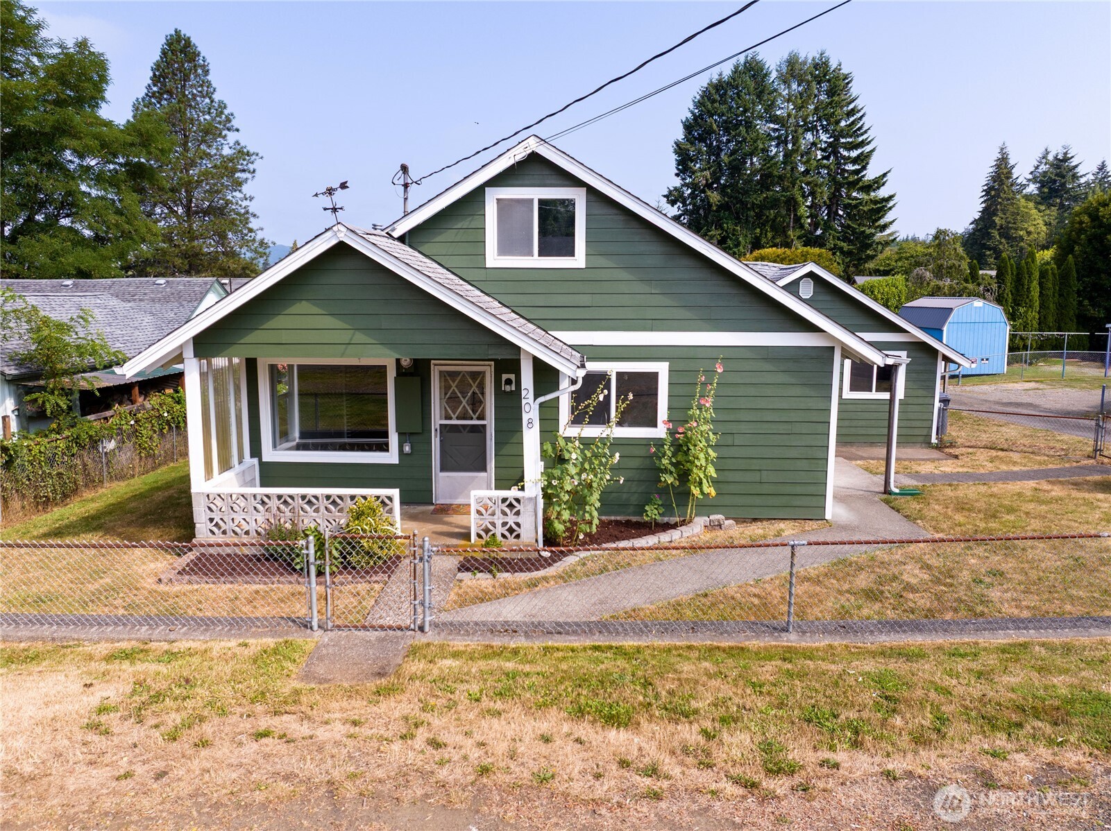 208 E Pine Street Property Photo 26
