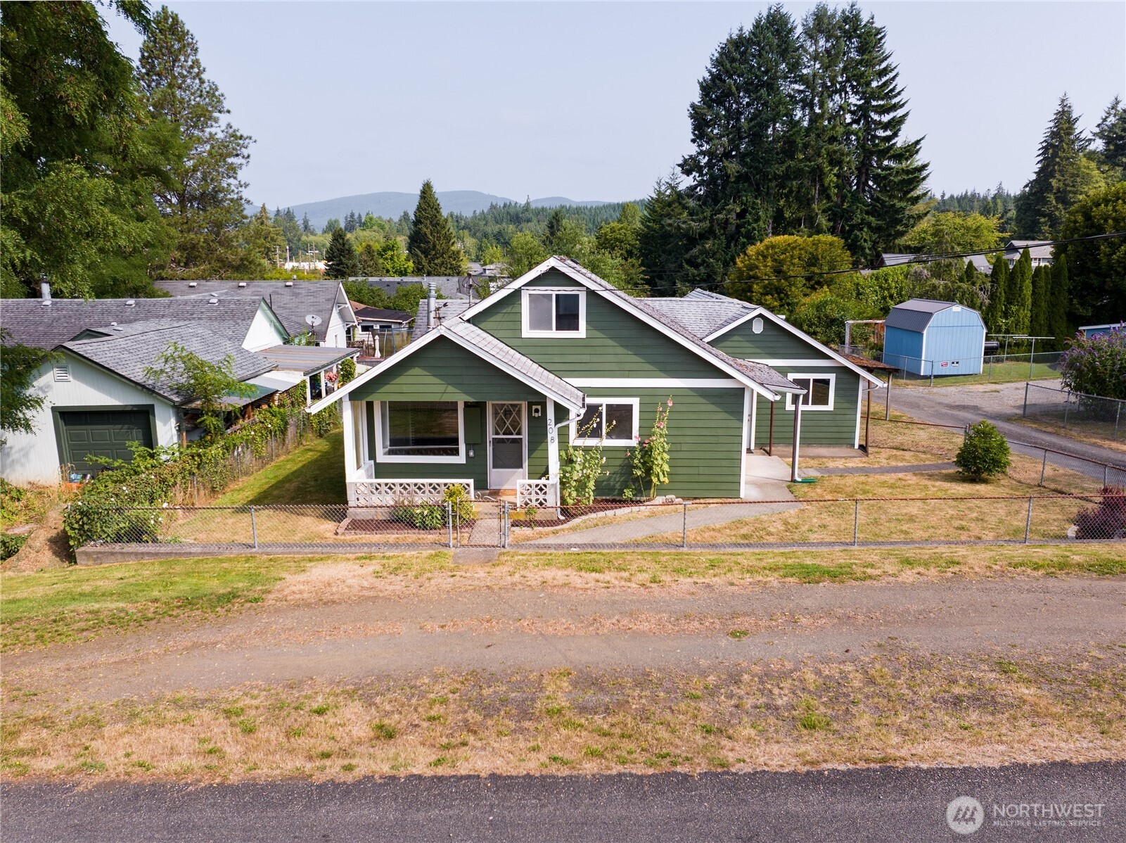 208 E Pine Street Property Photo 27