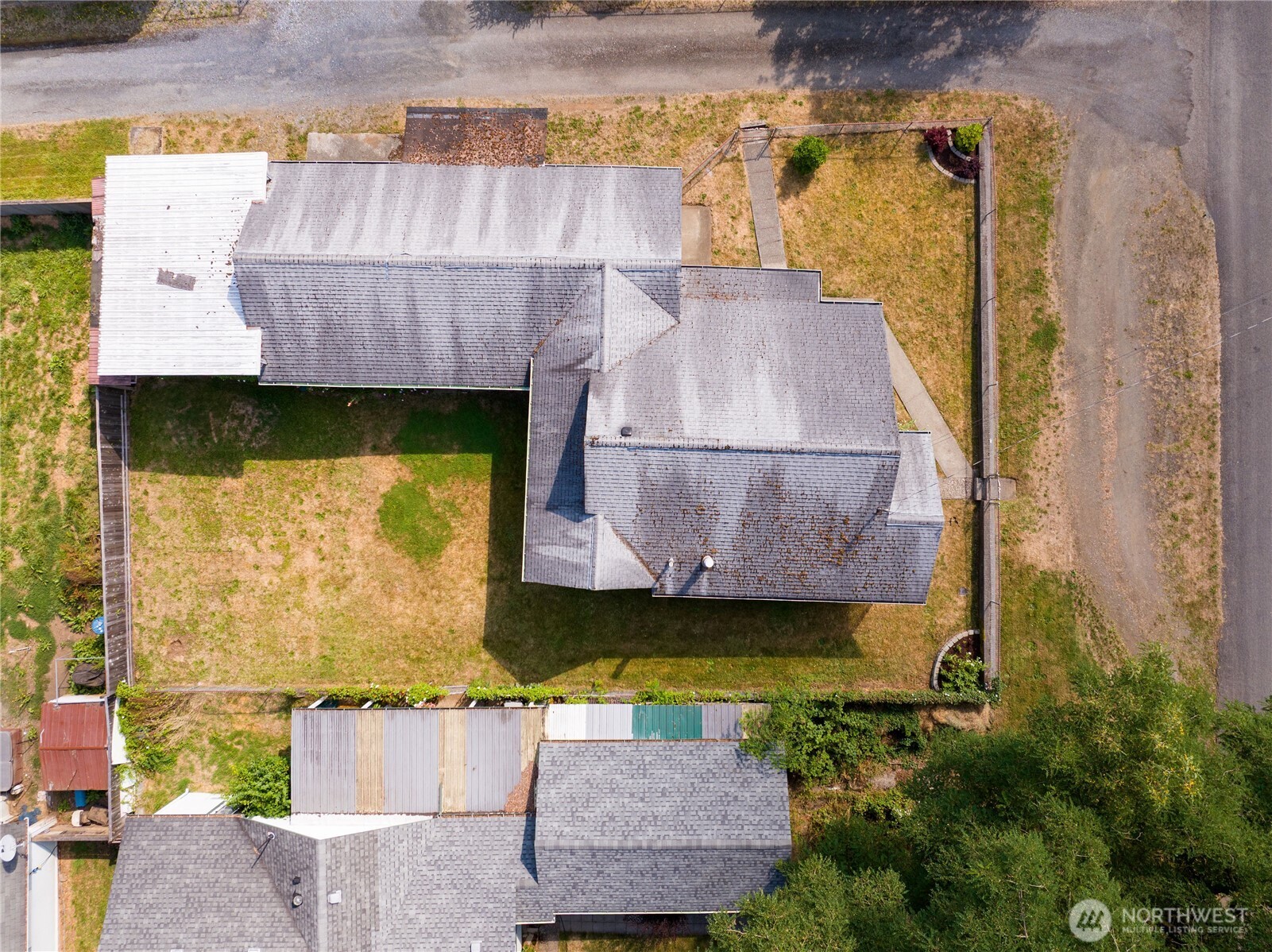 208 E Pine Street Property Photo 31