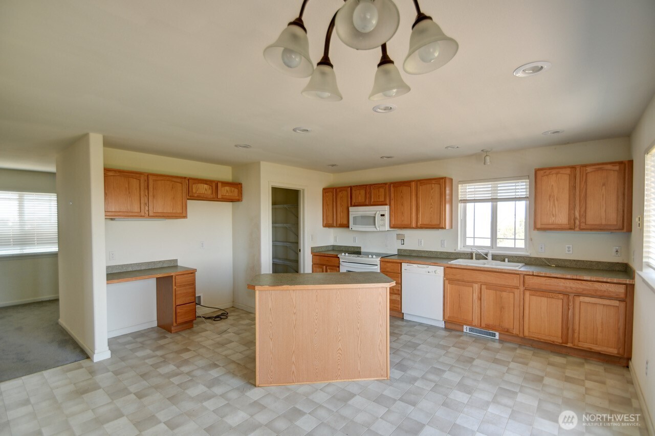 1264 E Ocean Shores Boulevard Property Photo 4