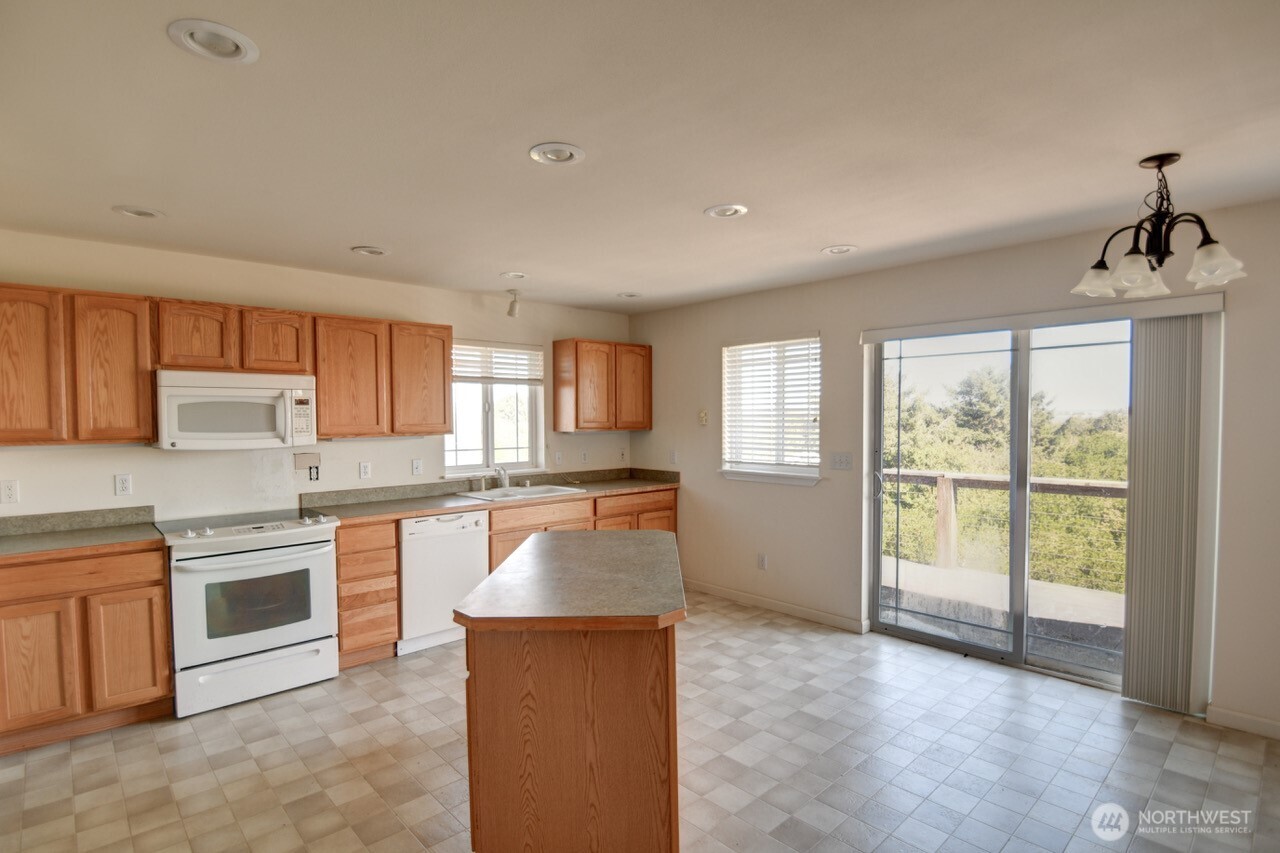 1264 E Ocean Shores Boulevard Property Photo 5