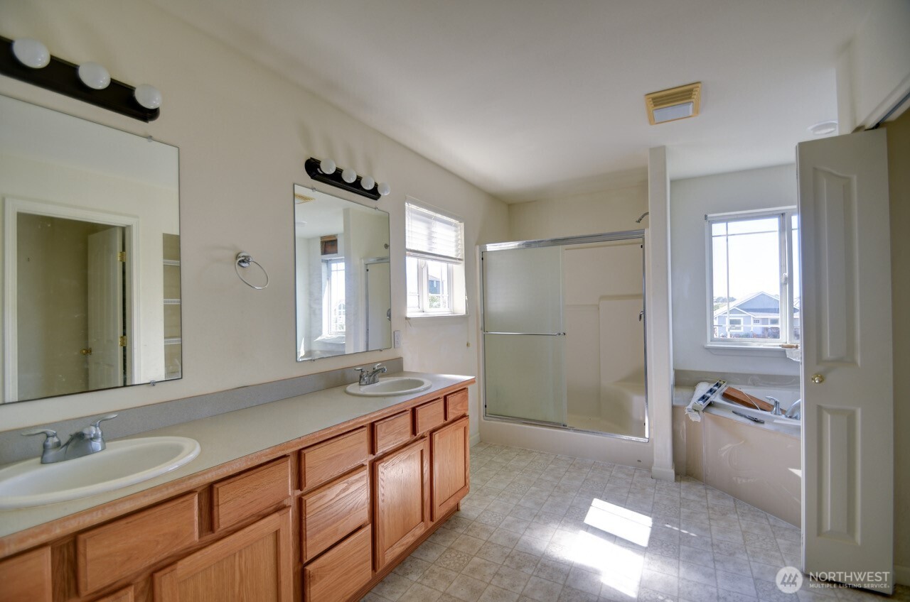1264 E Ocean Shores Boulevard Property Photo 12