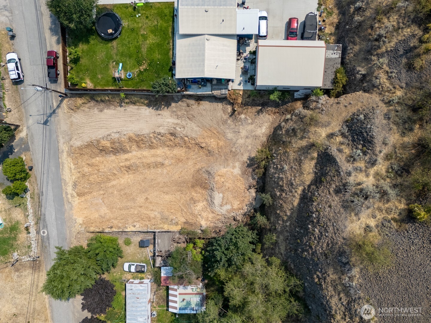 455 459 Partello Park Property Photo 9