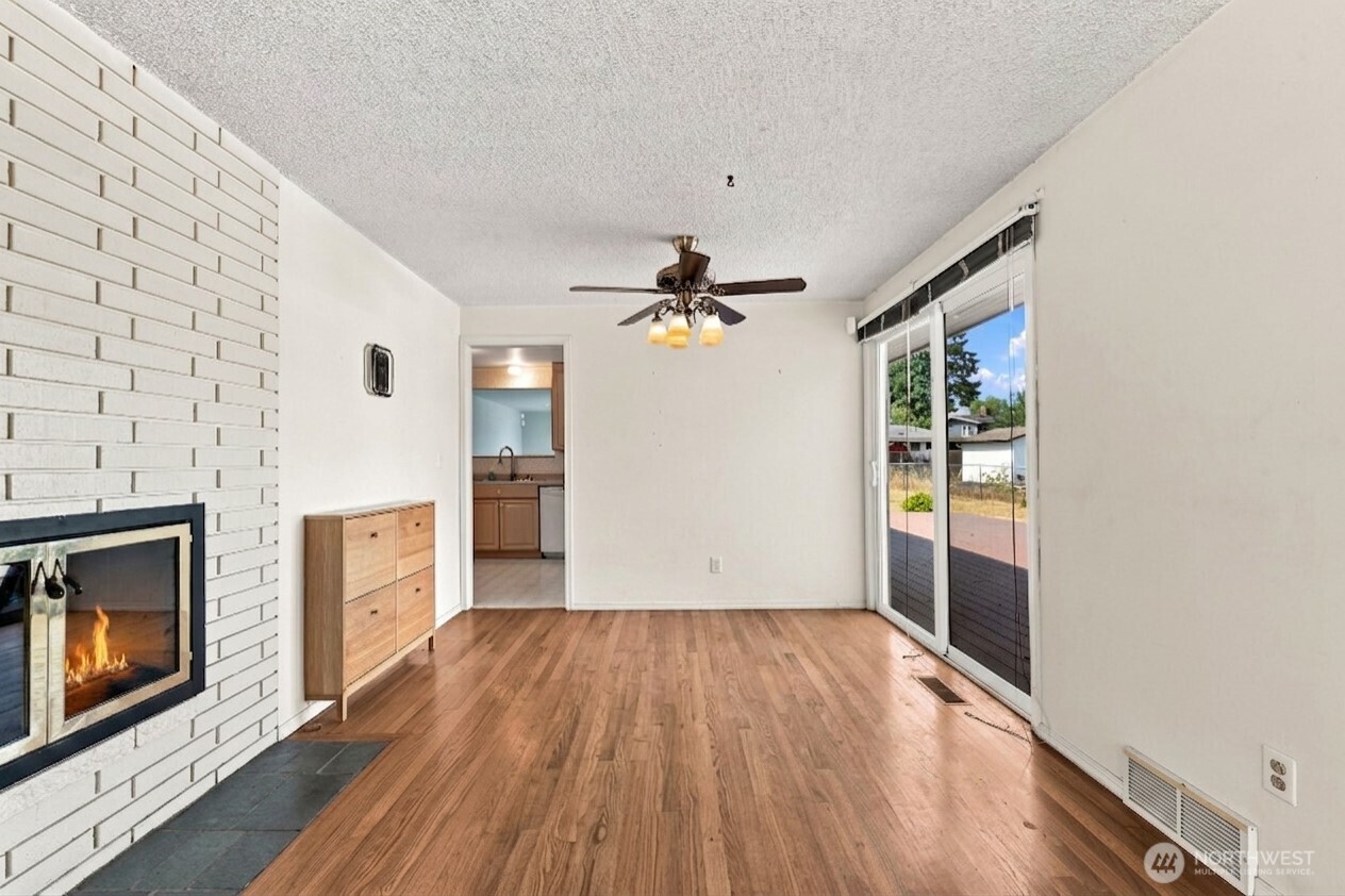 1111 Pierce Avenue Property Photo 5