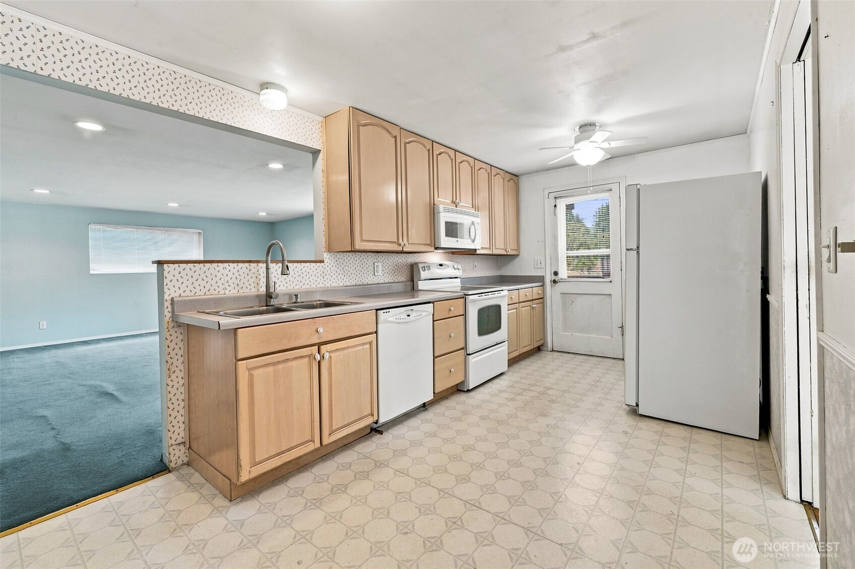1111 Pierce Avenue Property Photo 6