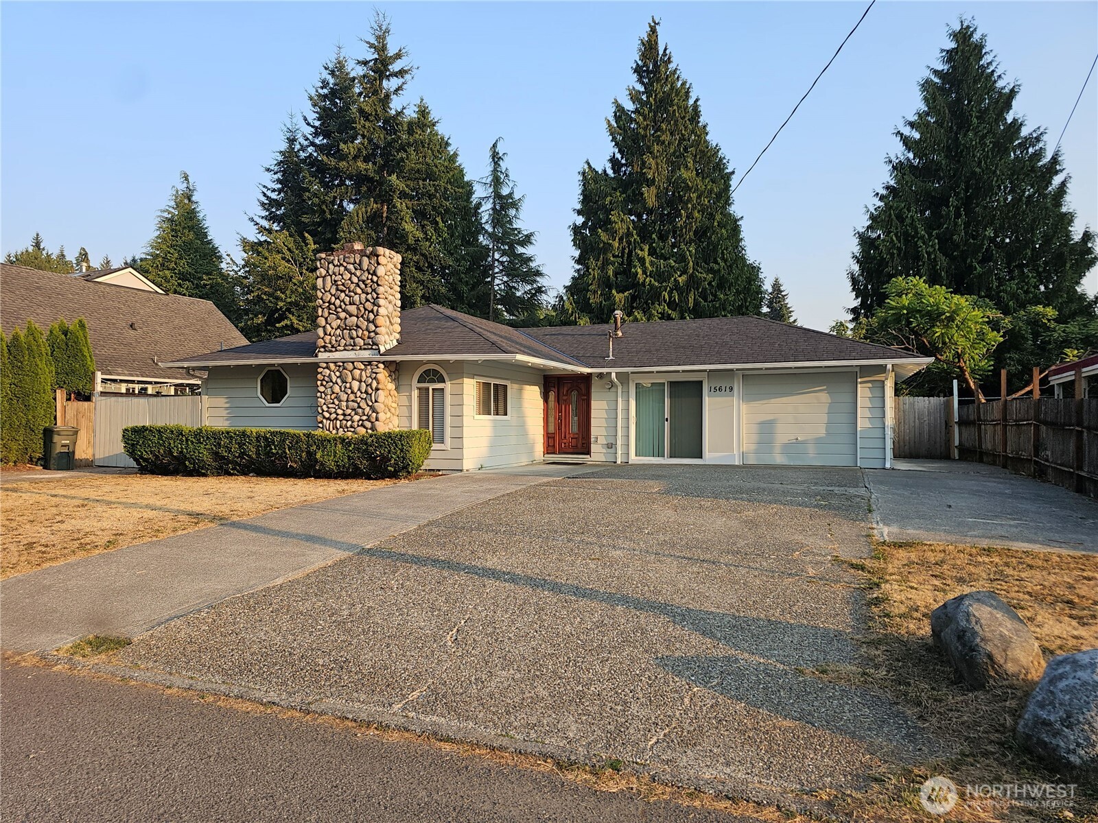 15619 Ne 1st Place Property Photo 1