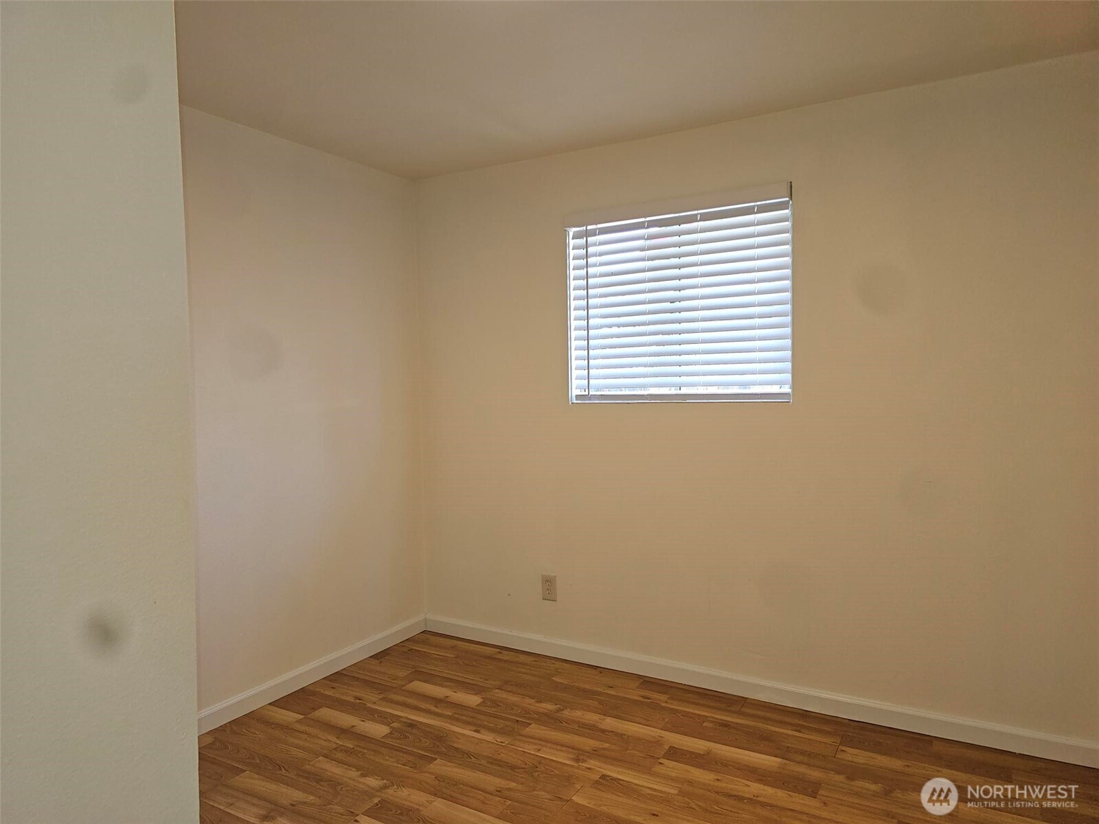 15619 Ne 1st Place Property Photo 4