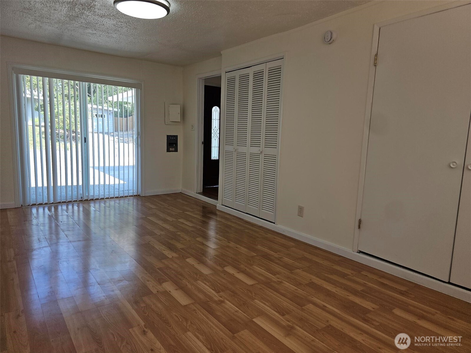 15619 Ne 1st Place Property Photo 6