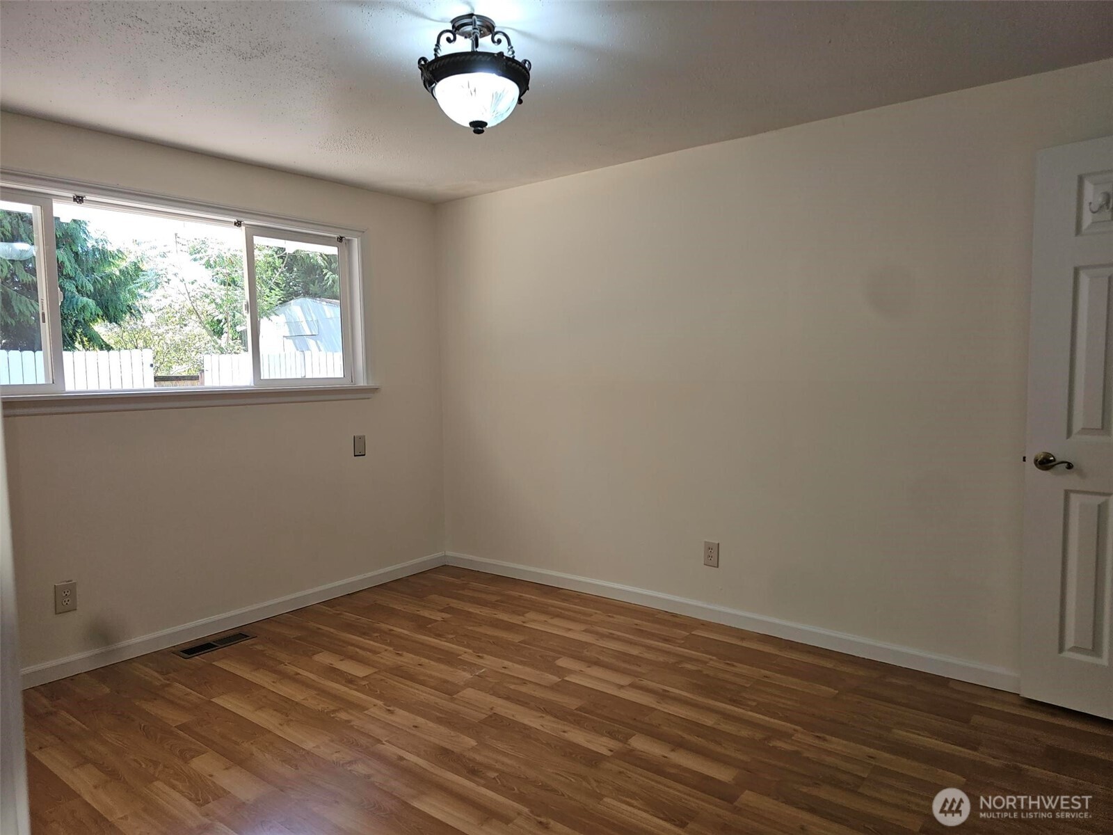 15619 Ne 1st Place Property Photo 10