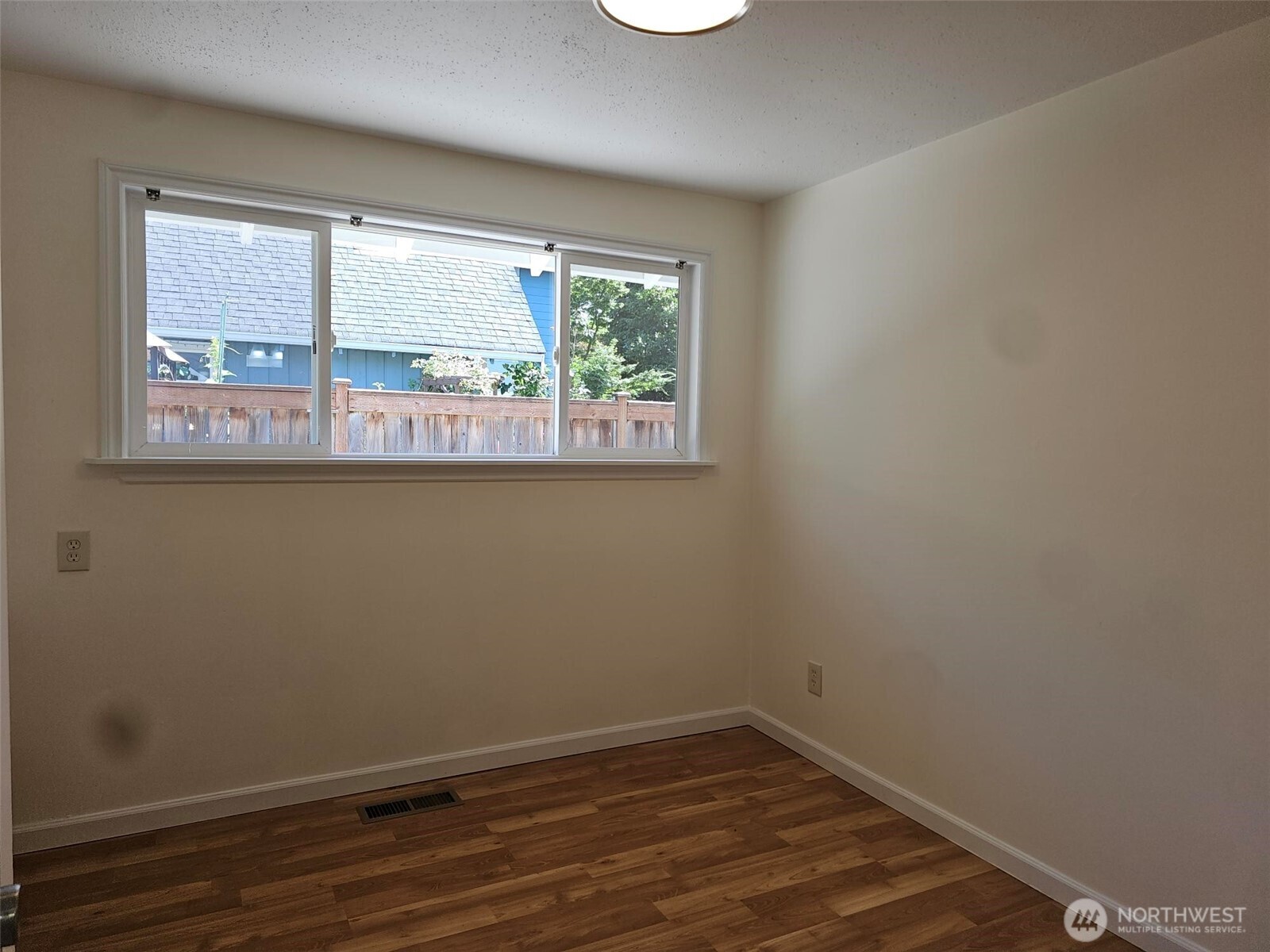 15619 Ne 1st Place Property Photo 13