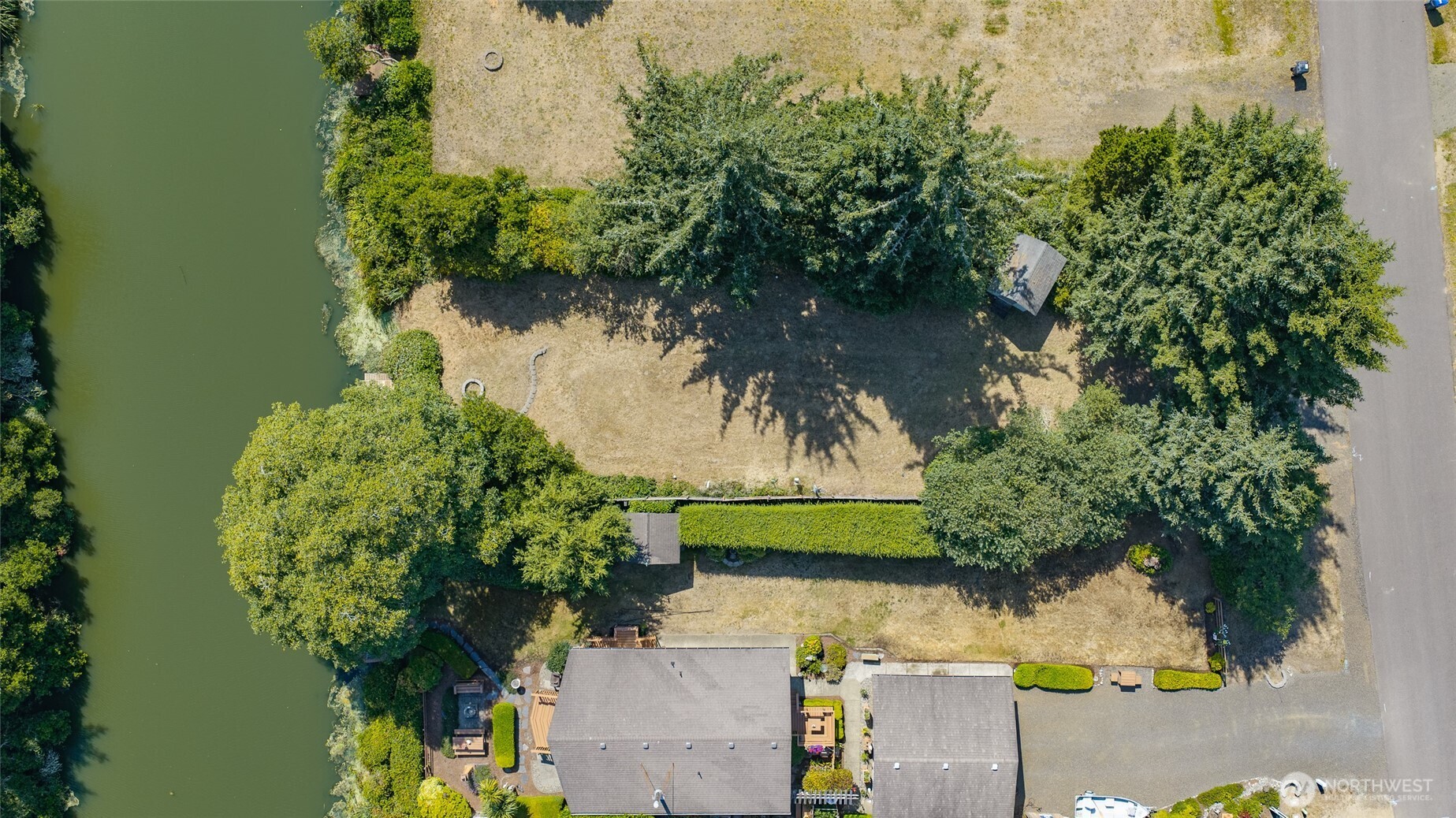 133 Cakesosta Street Property Photo 1