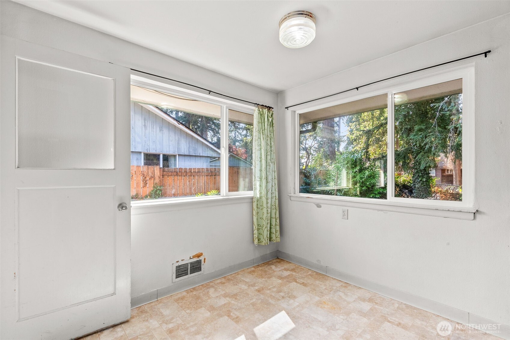 8212 South Sw Property Photo 22