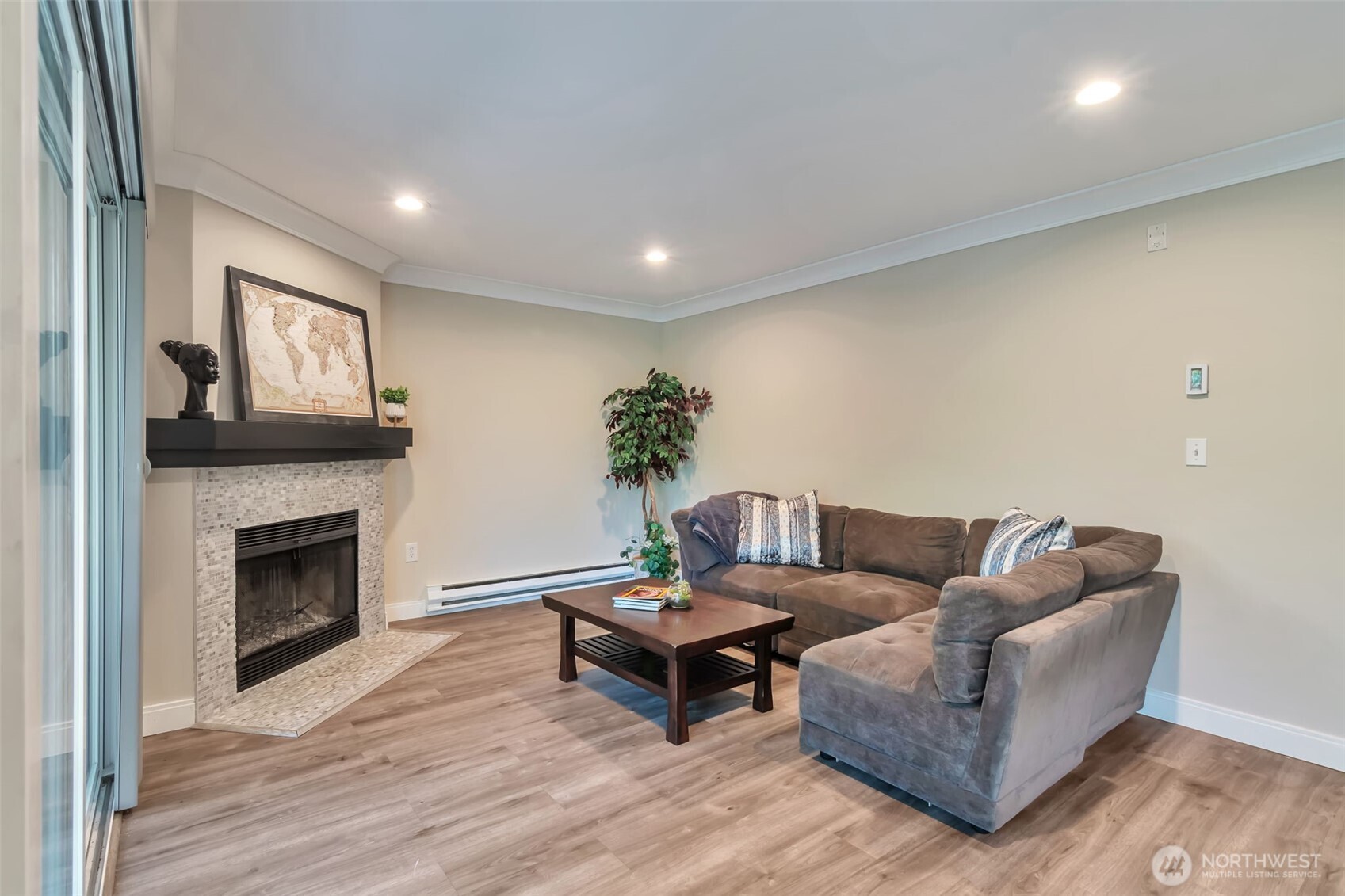 4183 W Lake Sammamish Parkway B104 Property Photo 4