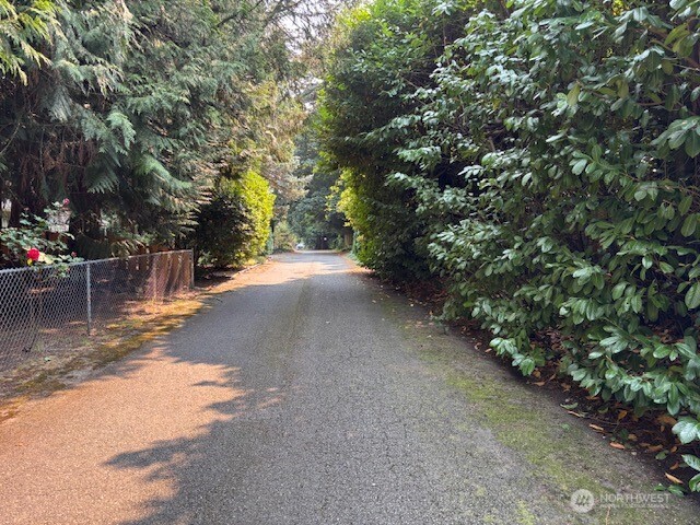 5017 143rd Street Property Photo 3