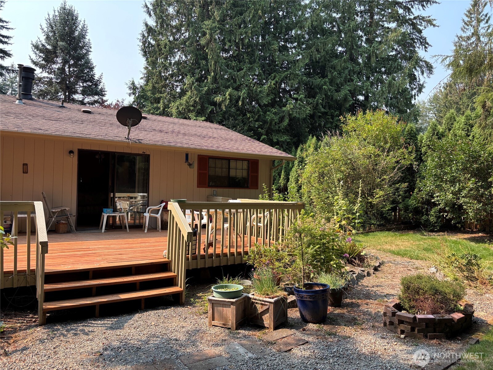 5017 143rd Street Property Photo 8