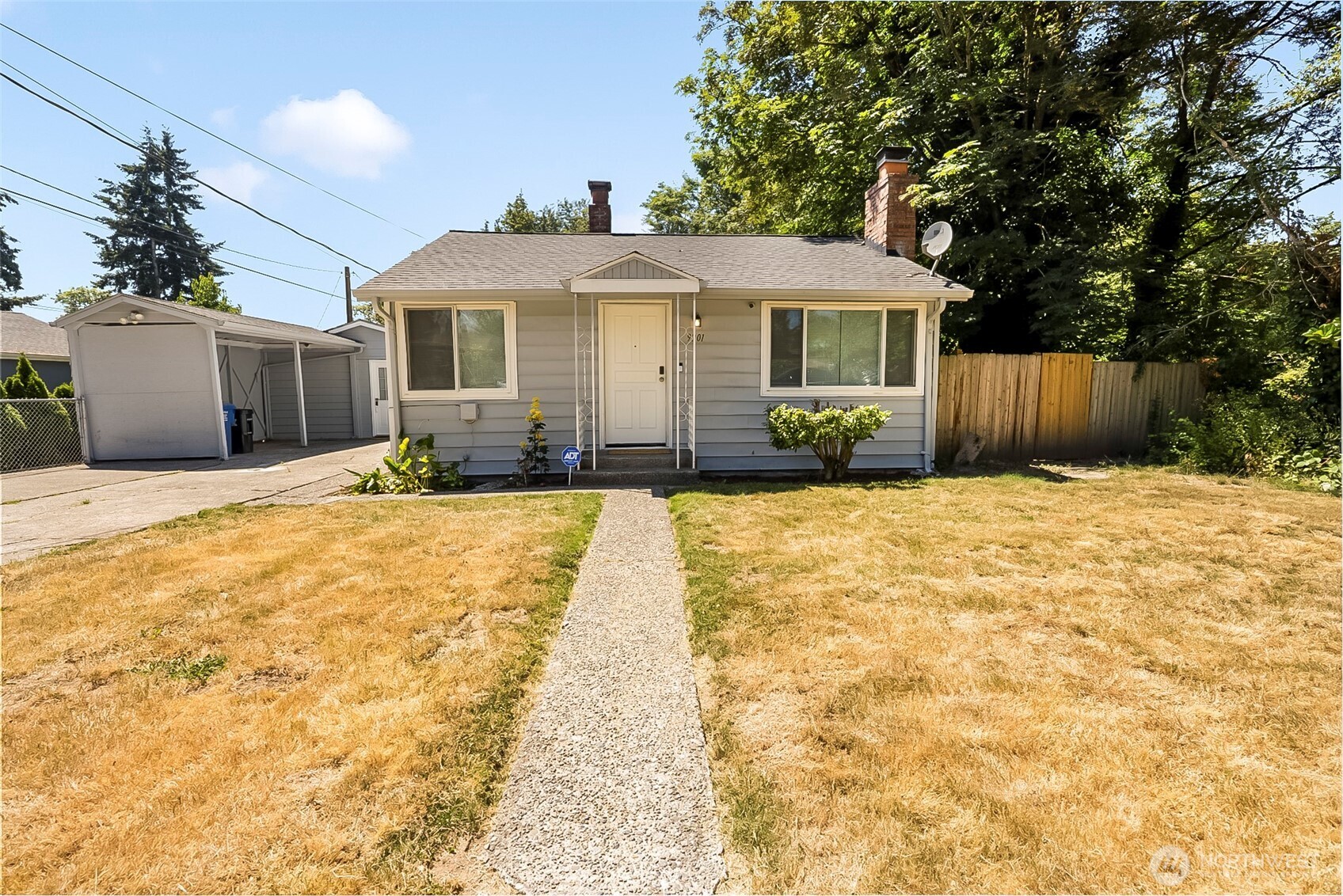 9201 36 Avenue Property Photo 1