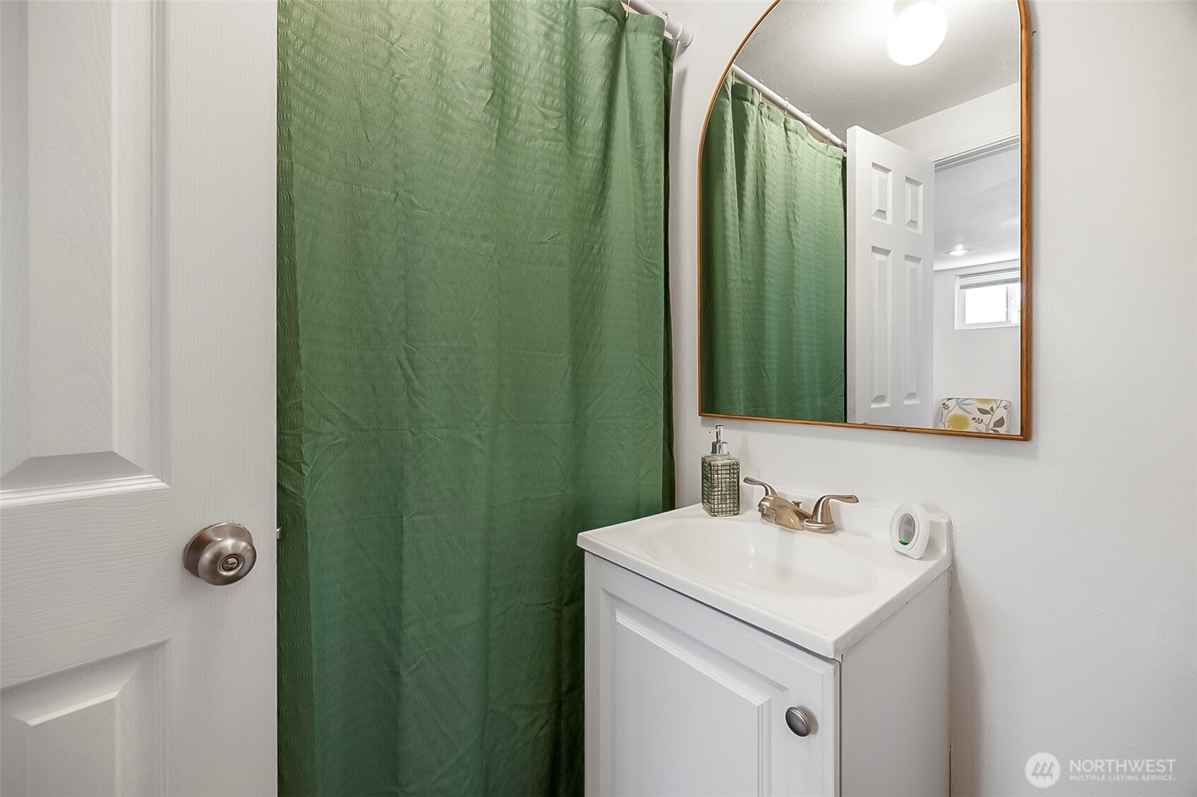 9201 36 Avenue Property Photo 22