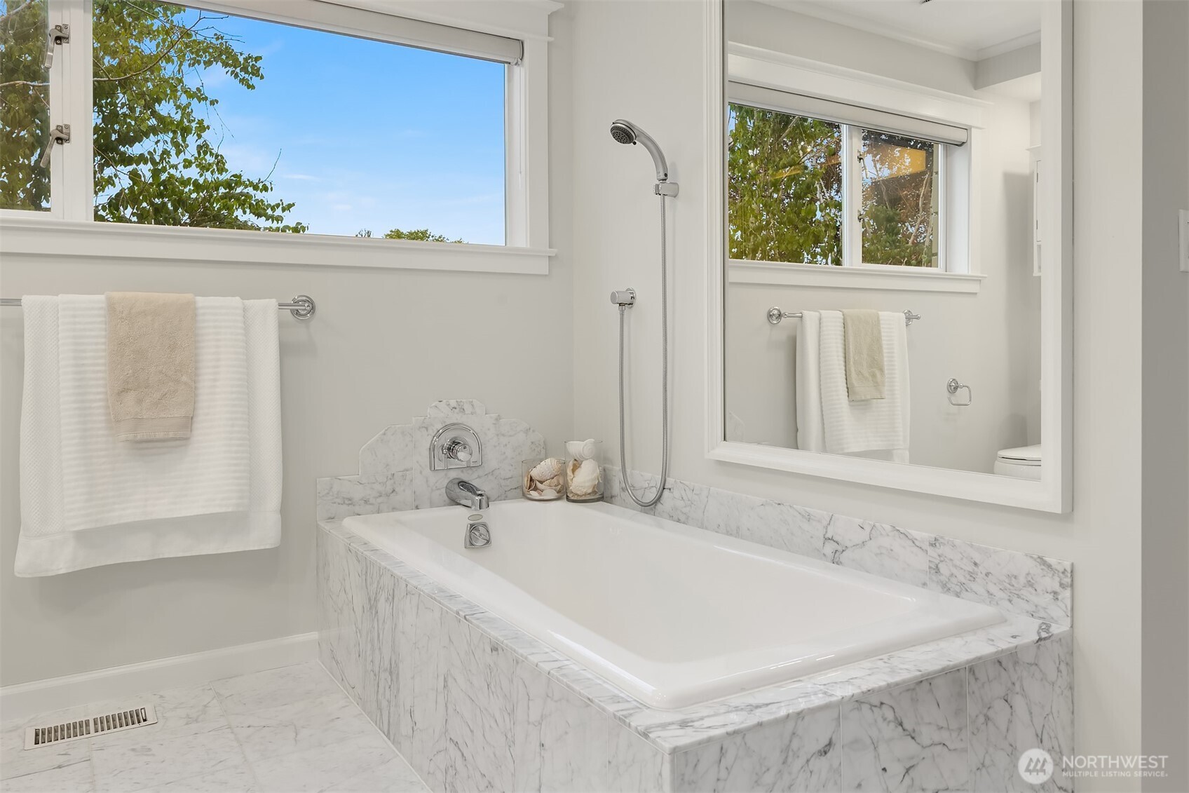 525 W Prospect Street A Property Photo 16