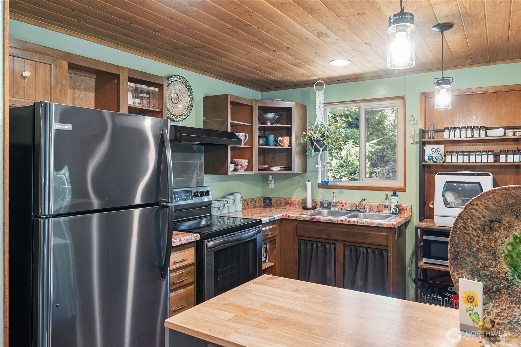 550 E Lakeshore Drive Property Photo 10