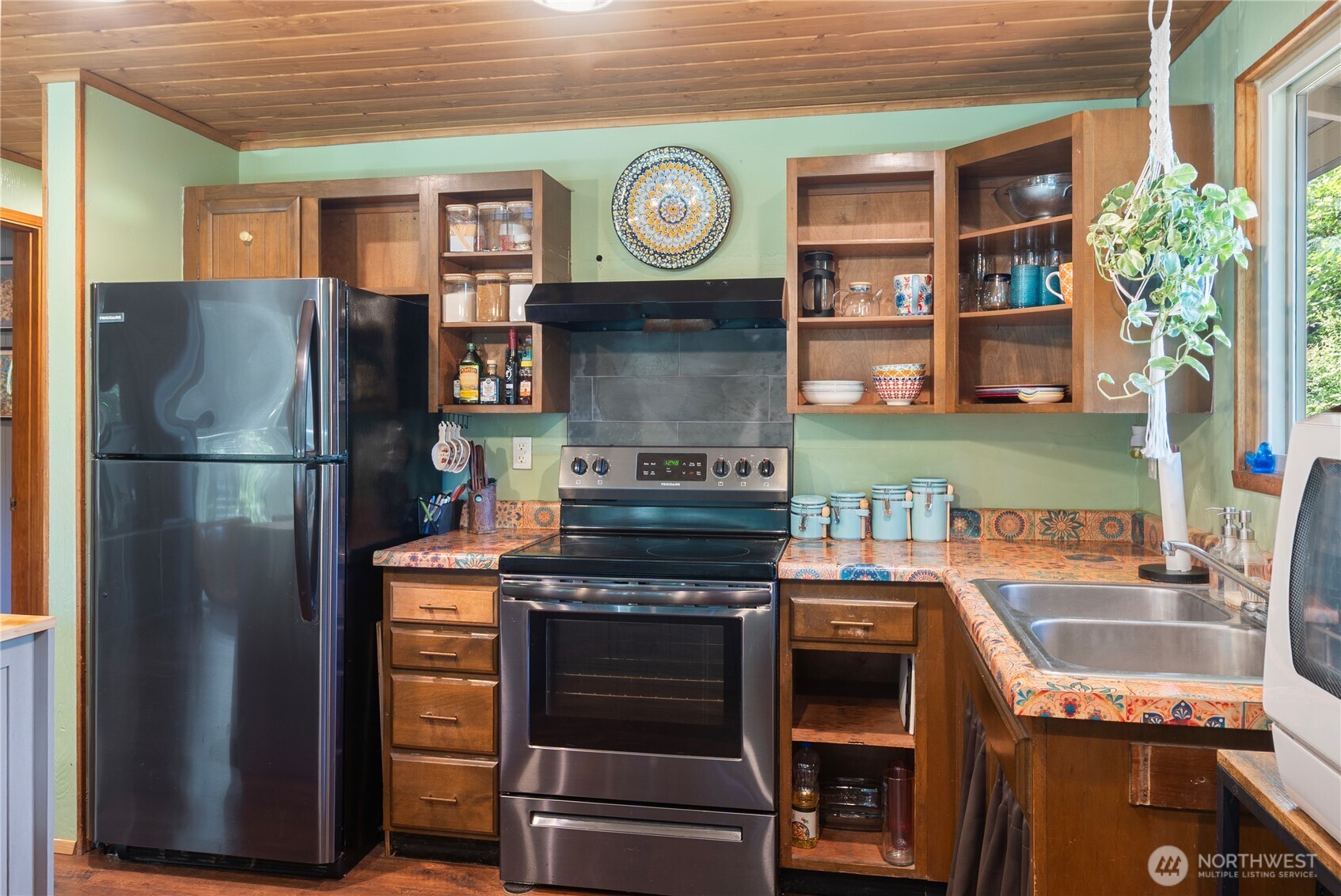 550 E Lakeshore Drive Property Photo 12