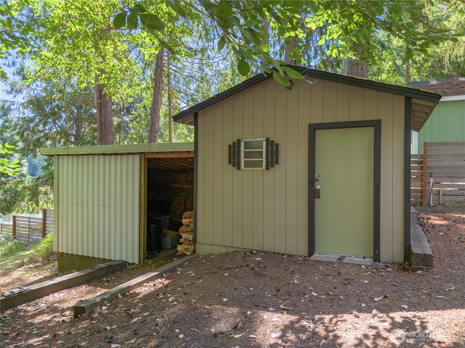 550 E Lakeshore Drive Property Photo 27
