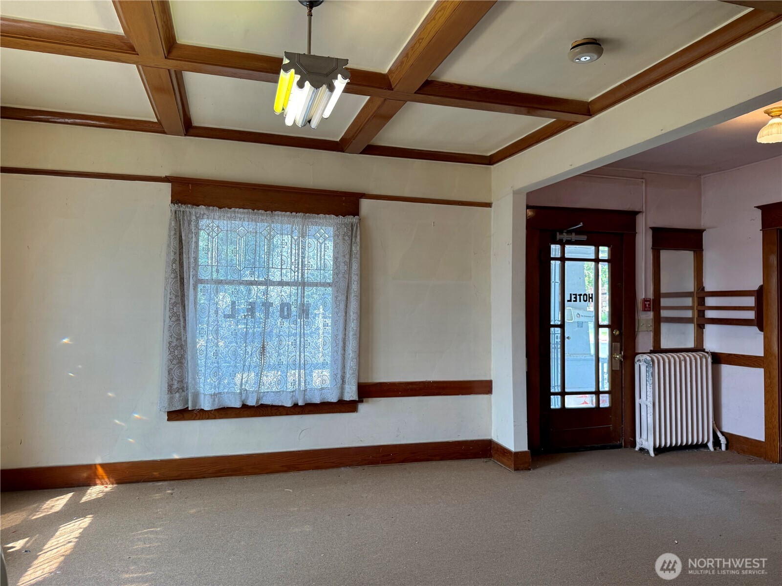 12 E 4th Avenue Property Photo 3